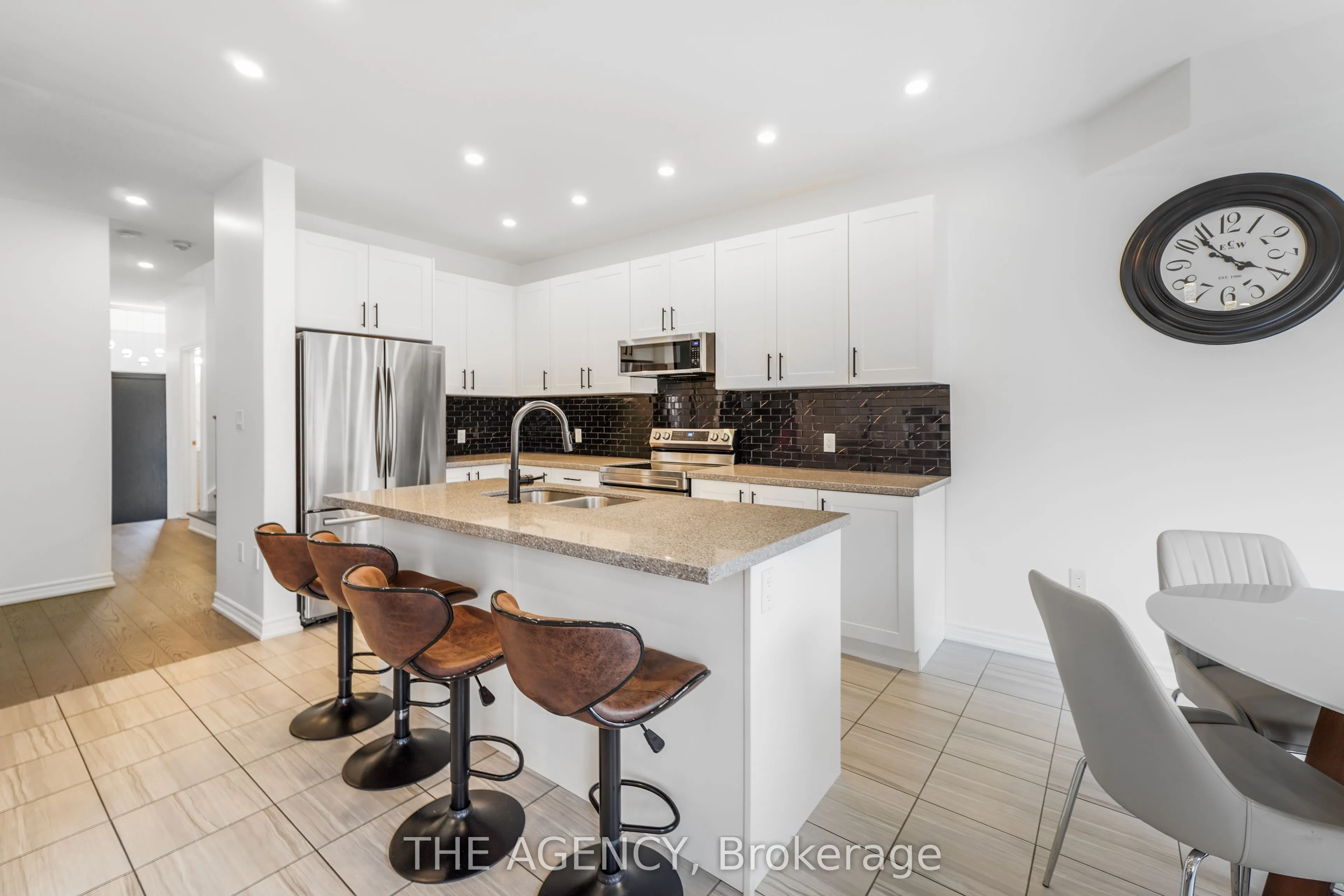 10 Moses Crescent