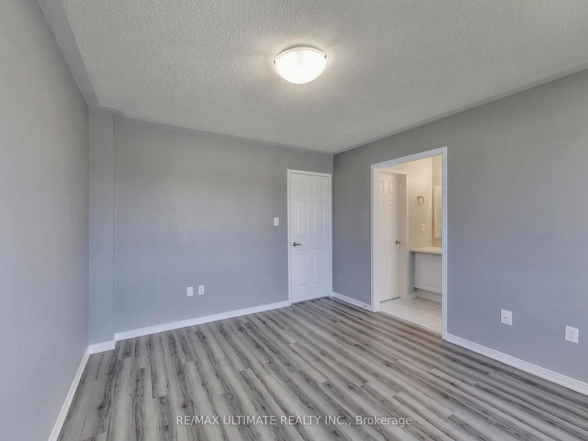 487 Rossland Road E