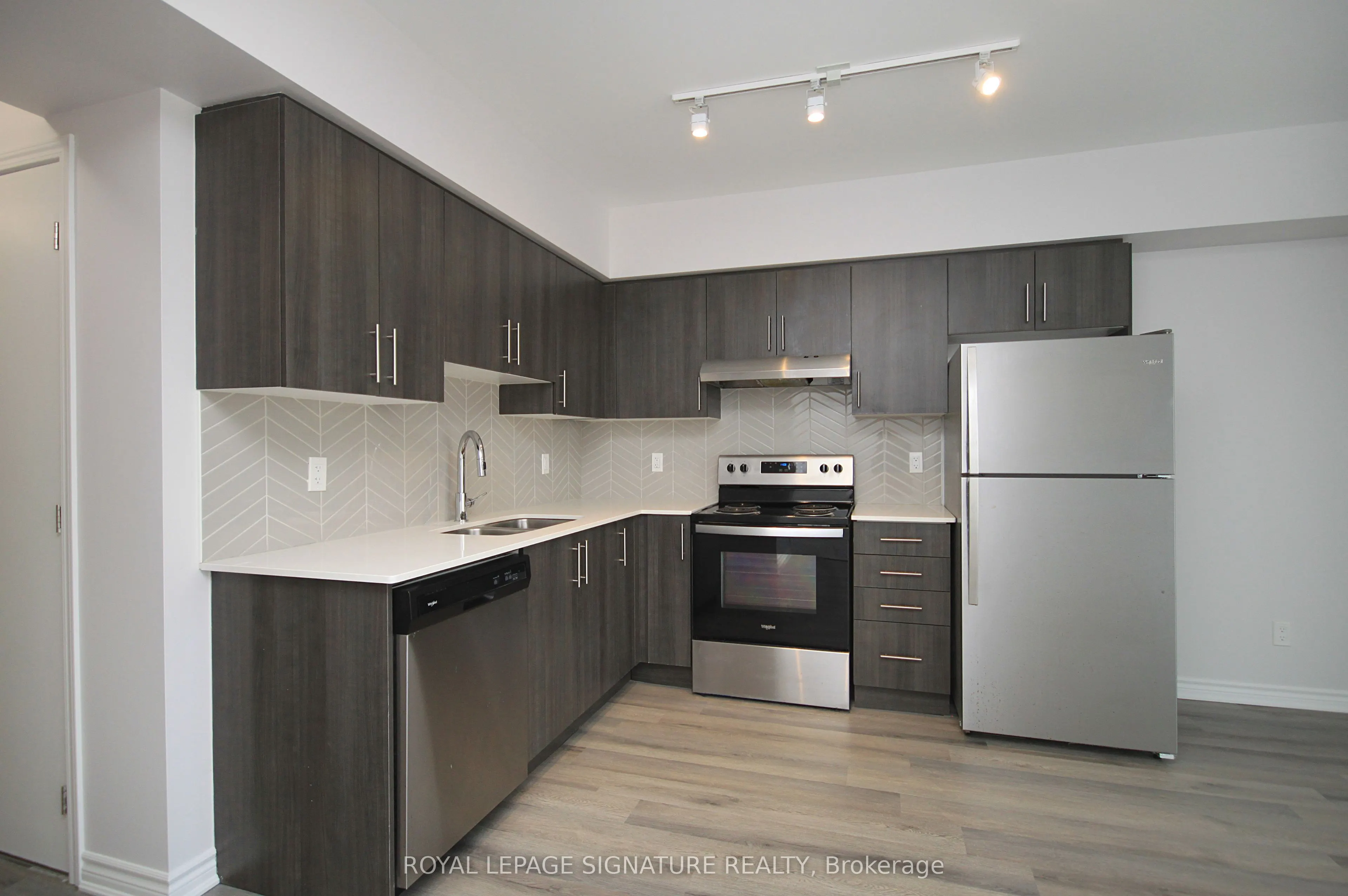 1 Falaise Road, #212