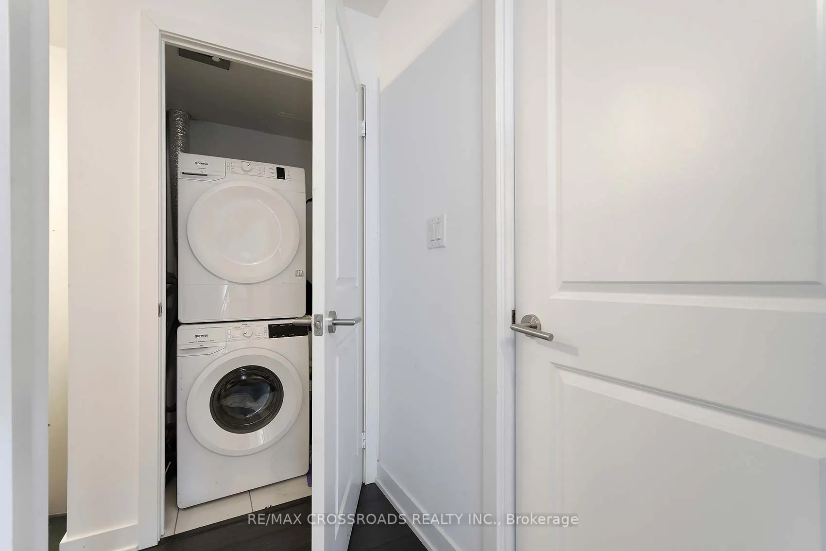 2799 Kingston Road #305