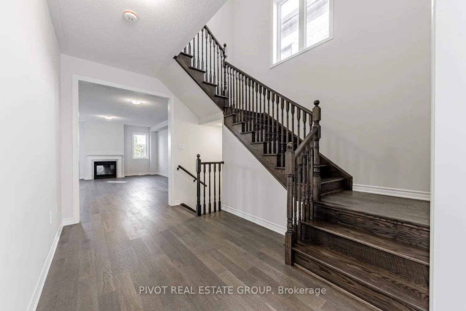 12 Waterfront Crescent