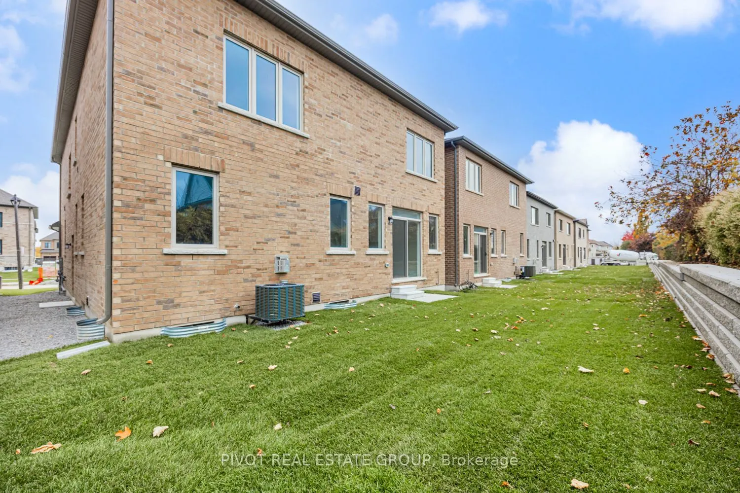 12 Waterfront Crescent