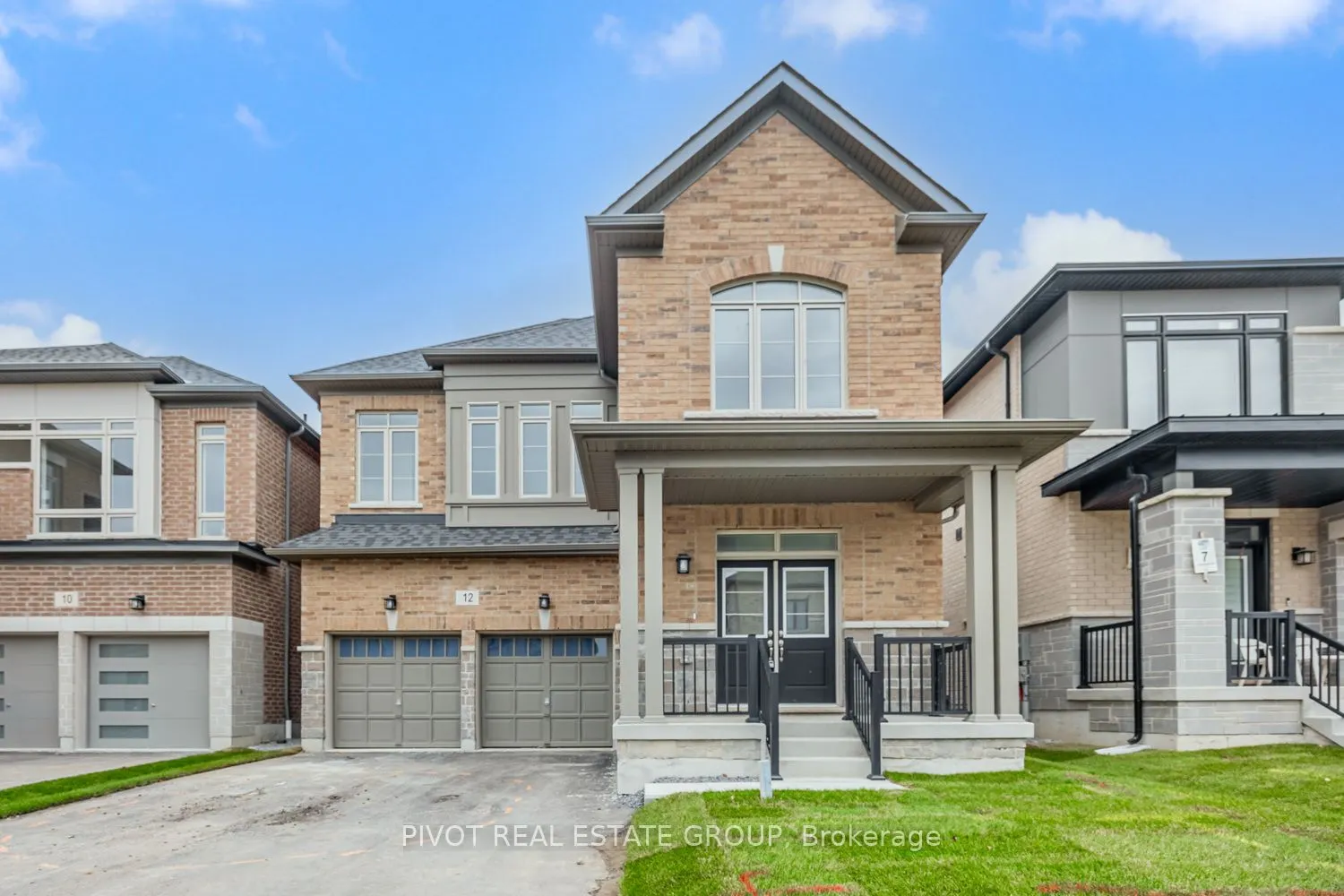 12 Waterfront Crescent