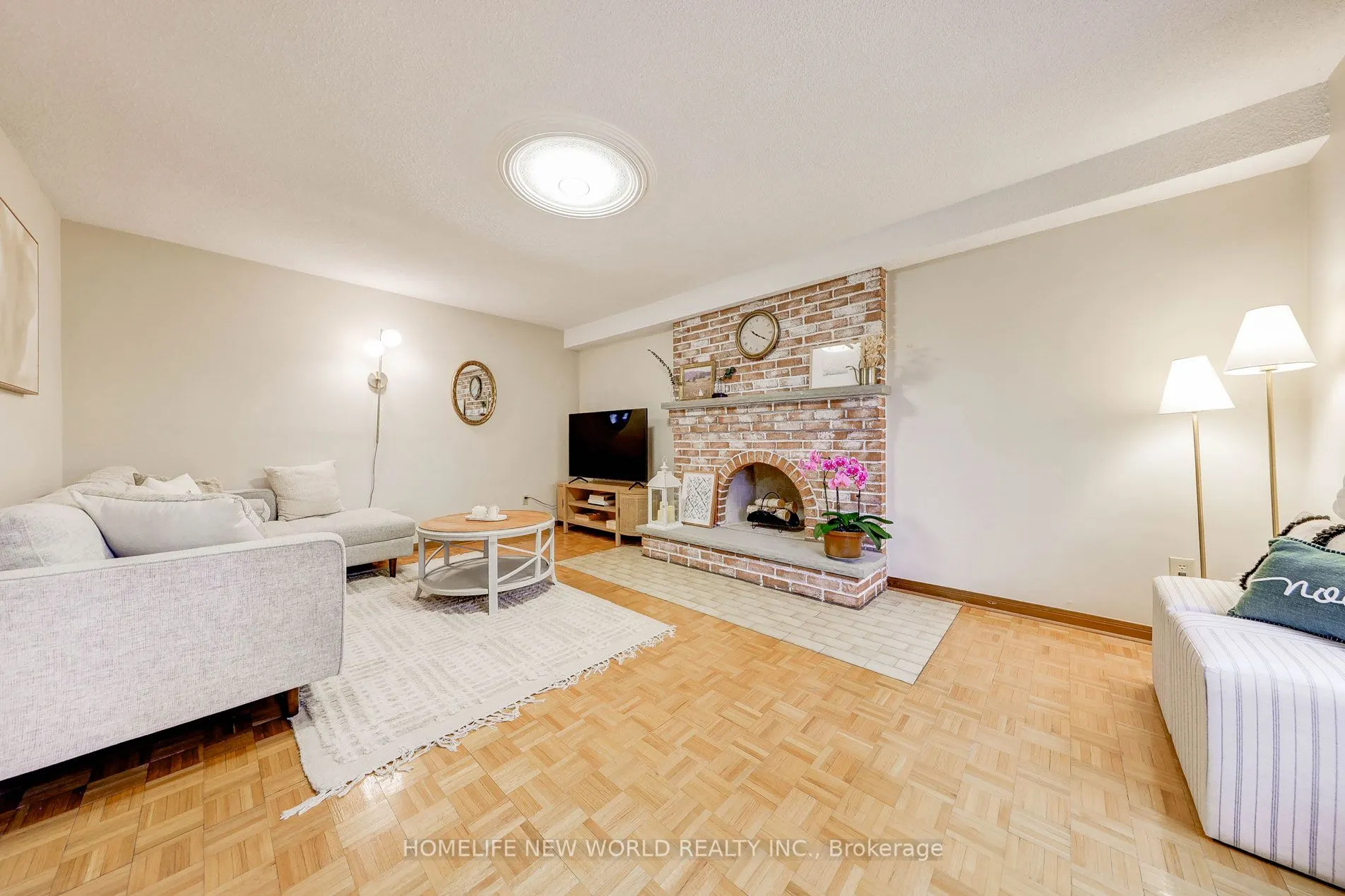 3435 Ellesmere Road