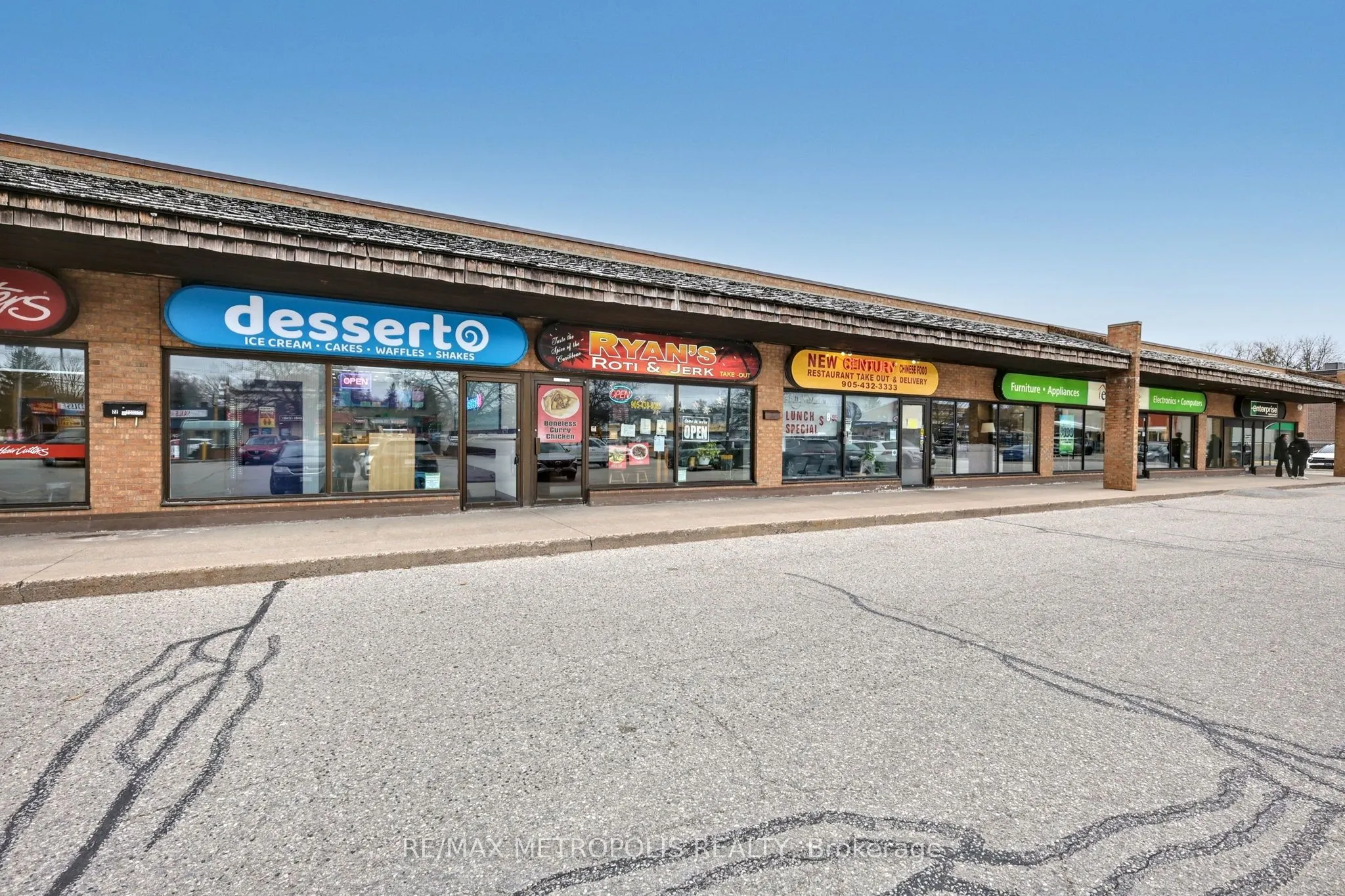 1051 SIMCOE Street N, #F5