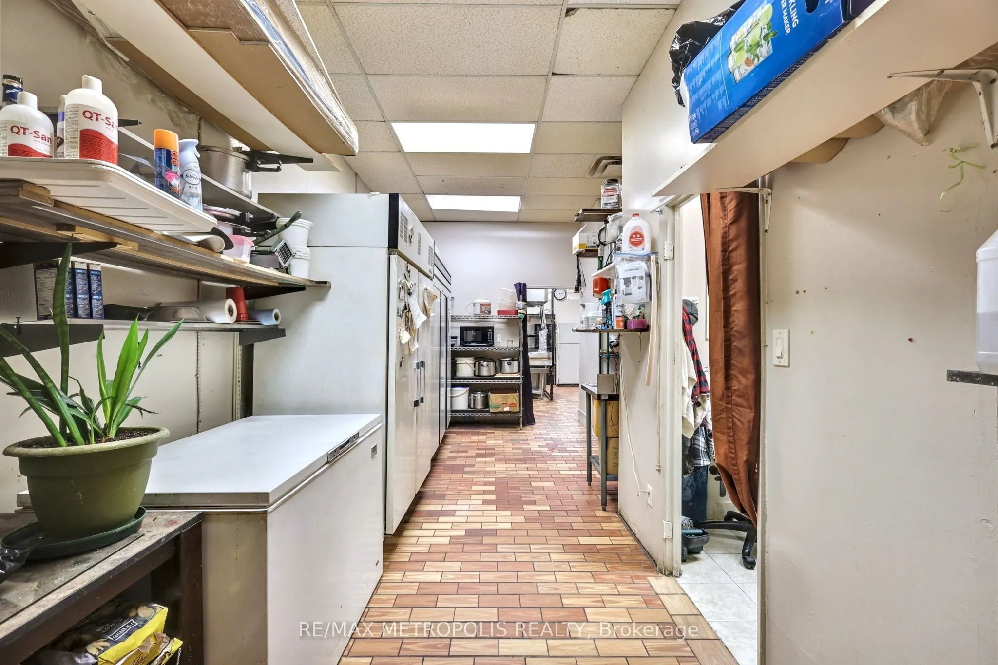 1051 SIMCOE Street N, #F5