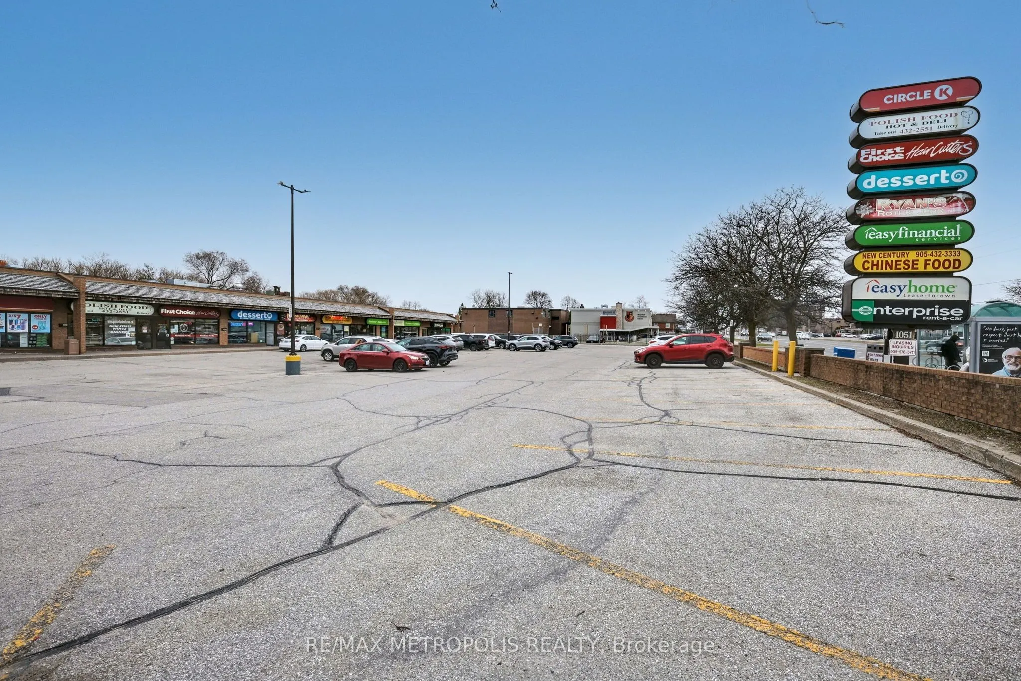 1051 SIMCOE Street N, #F5