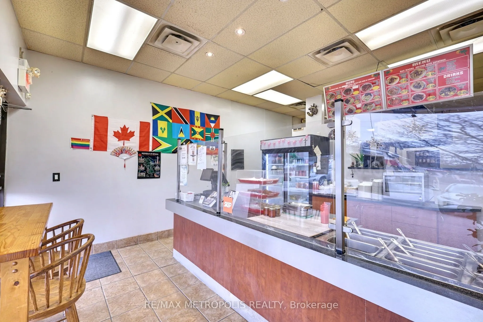 1051 SIMCOE Street N, #F5