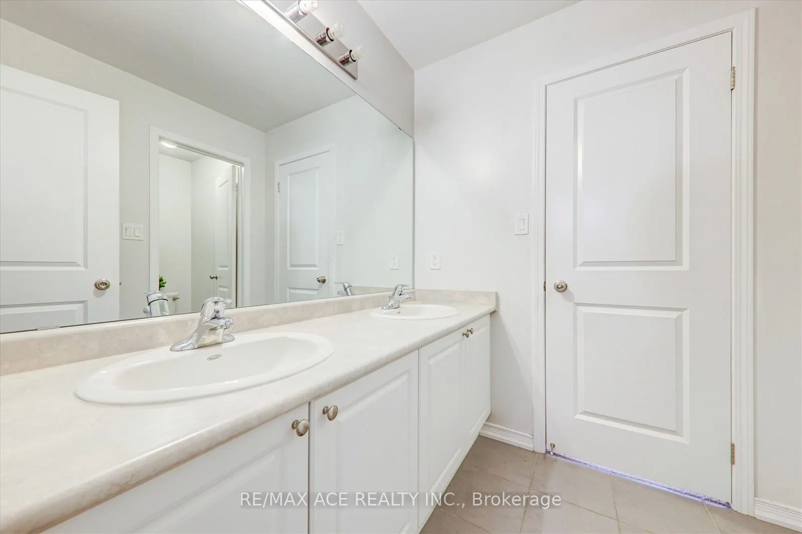 56 Stockell Crescent