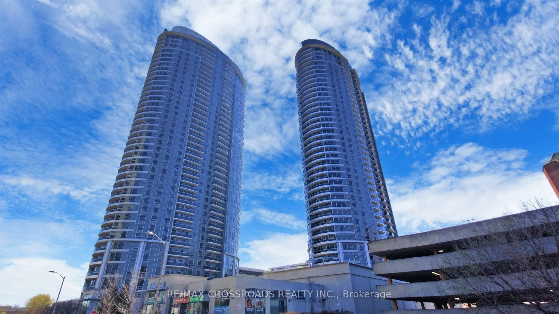 125 Village Green Square, #507