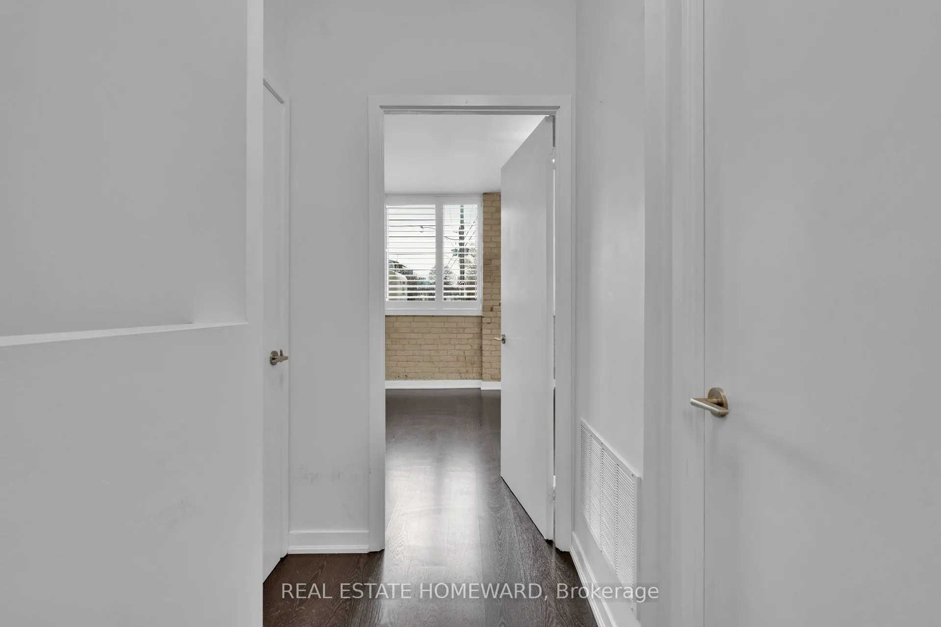 201 Carlaw Avenue #128