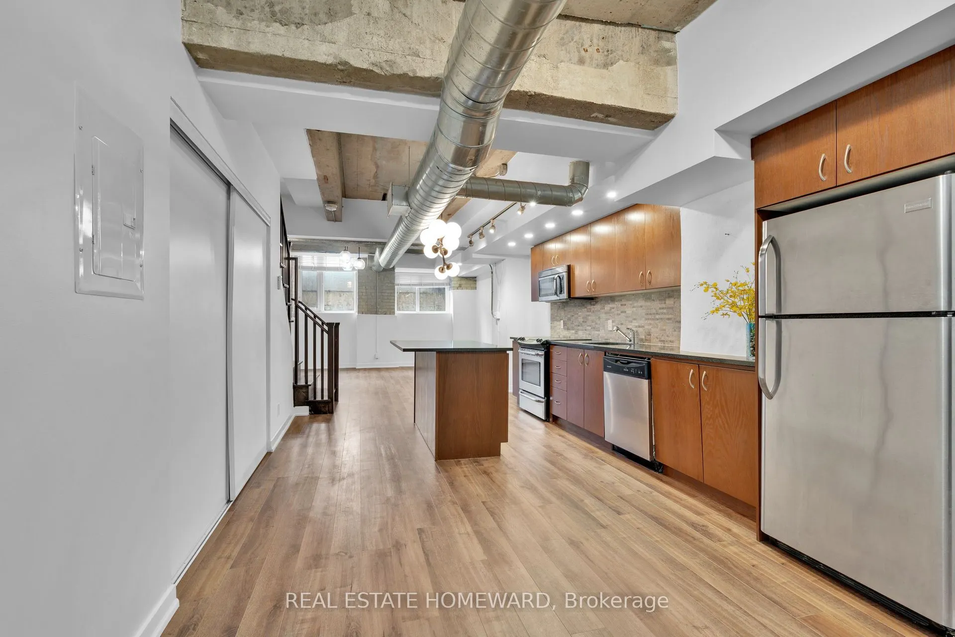 201 Carlaw Avenue #128