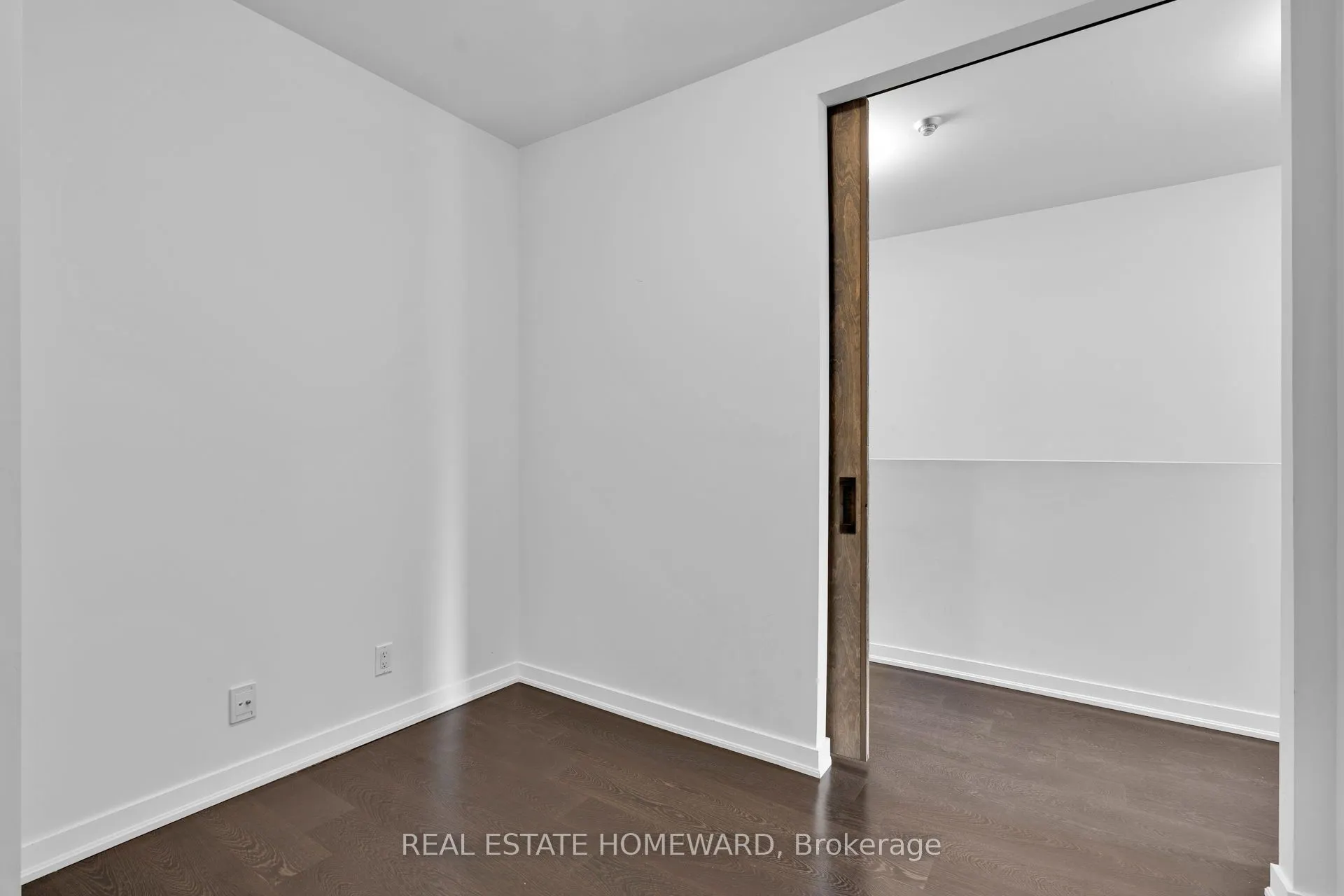 201 Carlaw Avenue #128
