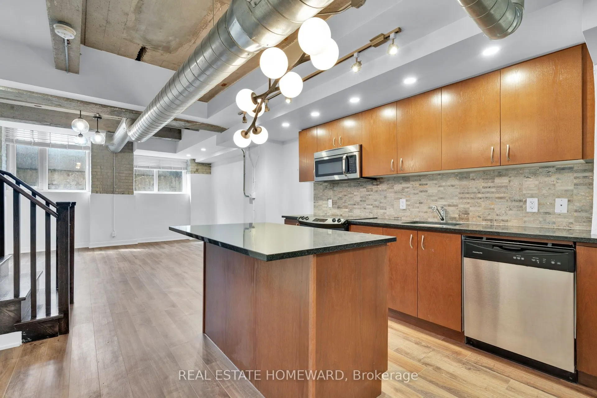 201 Carlaw Avenue #128