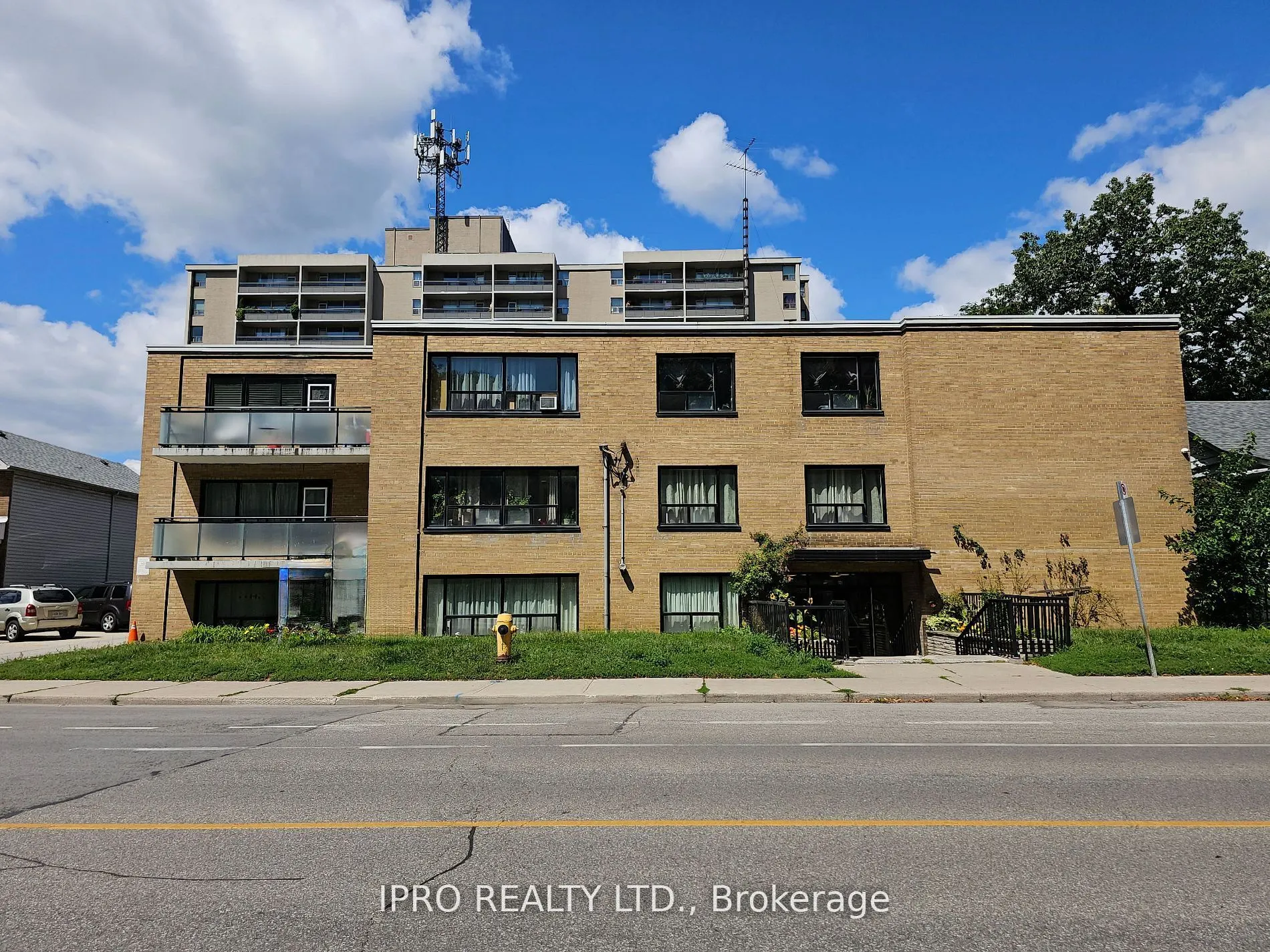 20 Cosburn Avenue, #101
