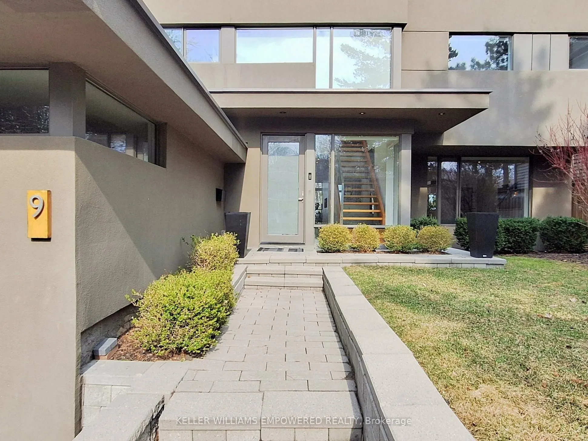9 Fenwood Heights