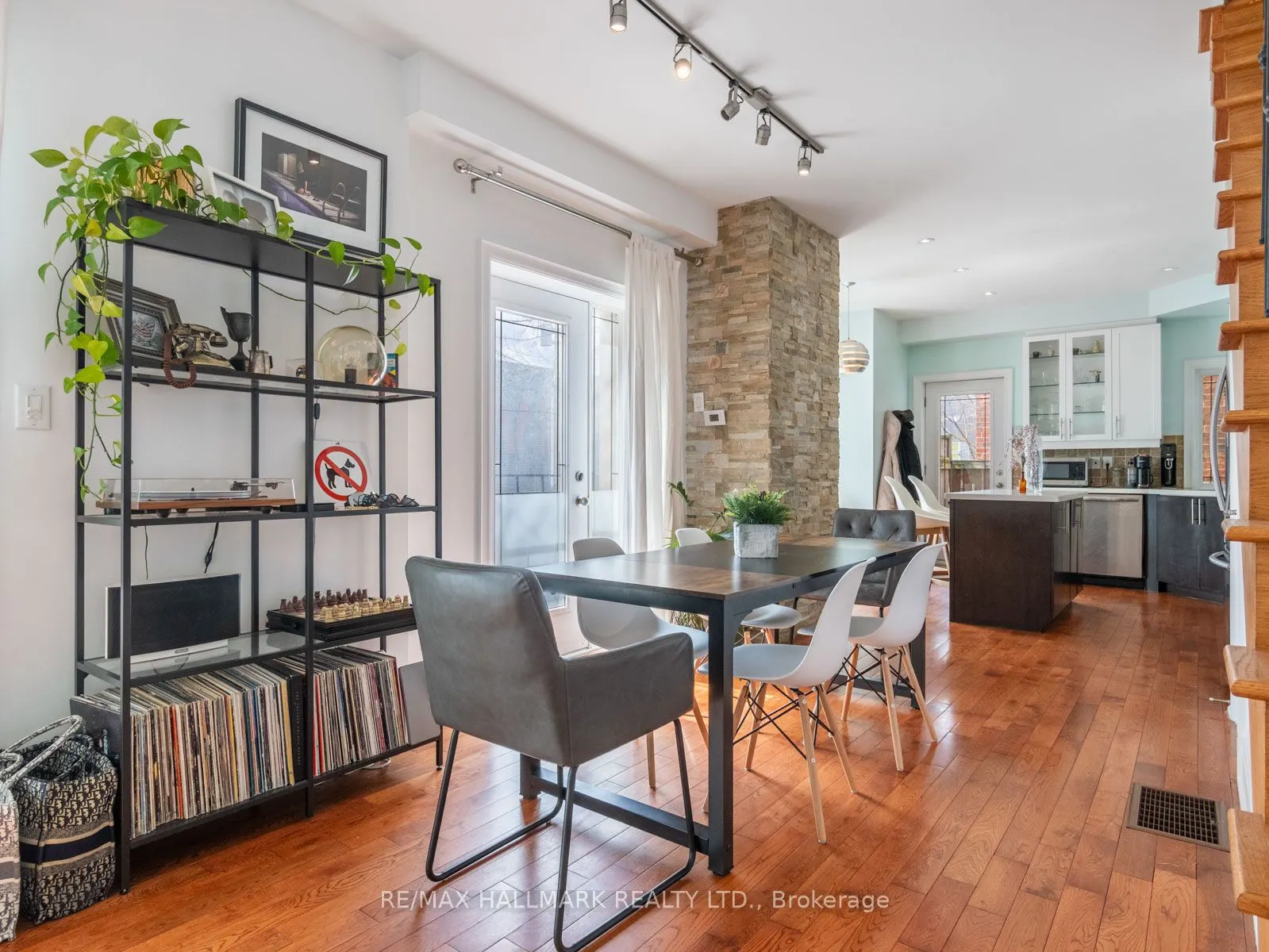 112A Morse Street