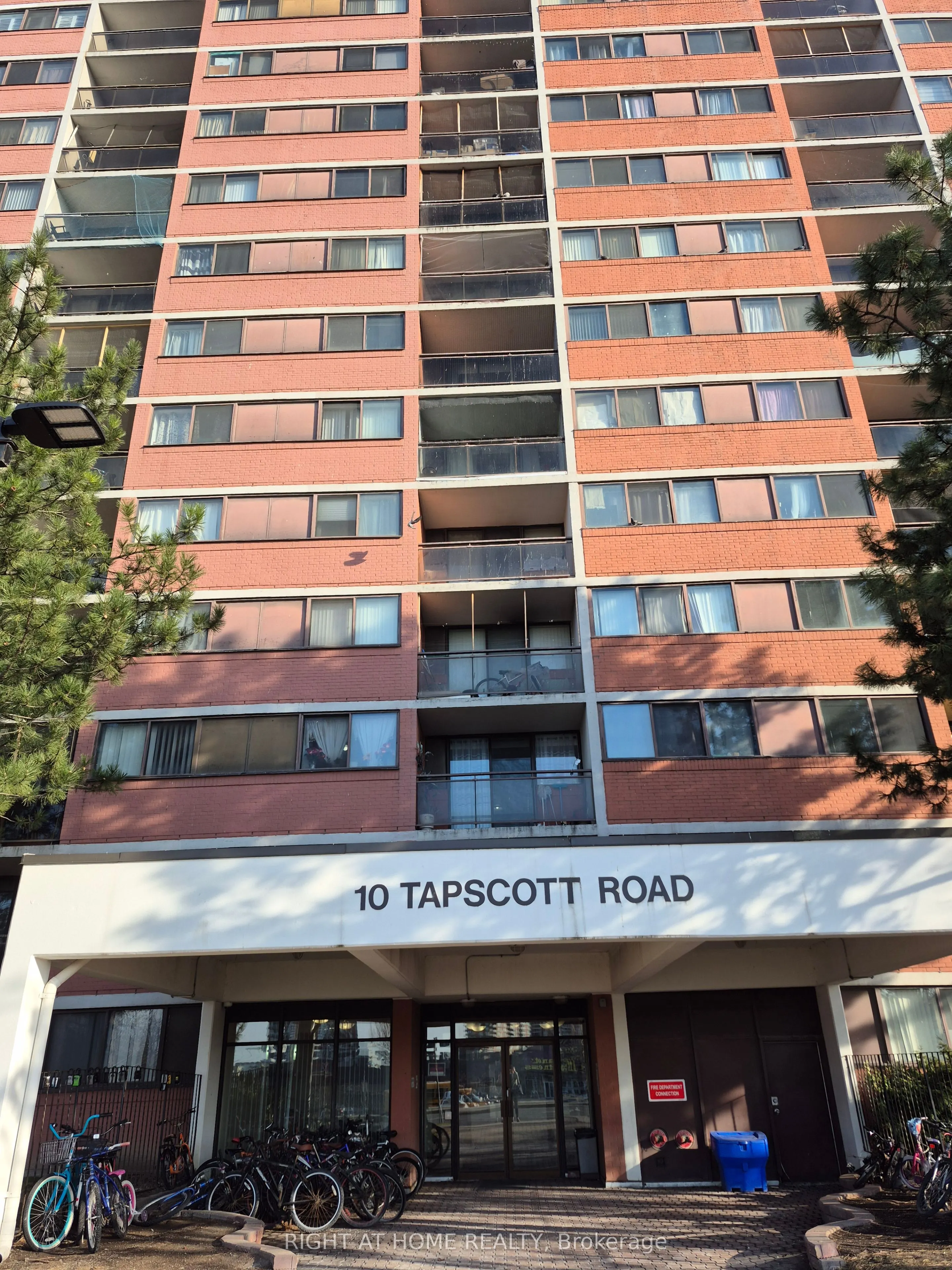 10 Tapscott Road, #602