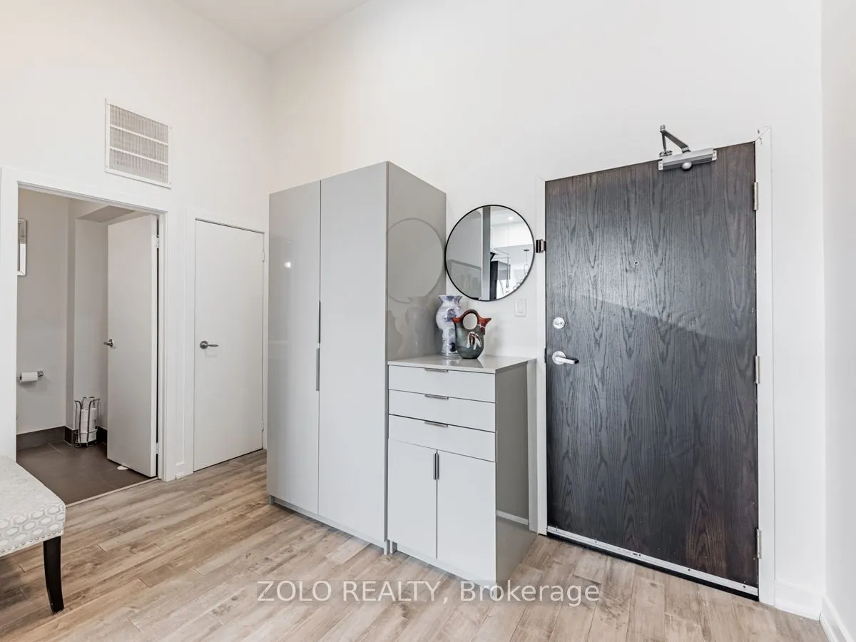 1842 Queen Street E, #304