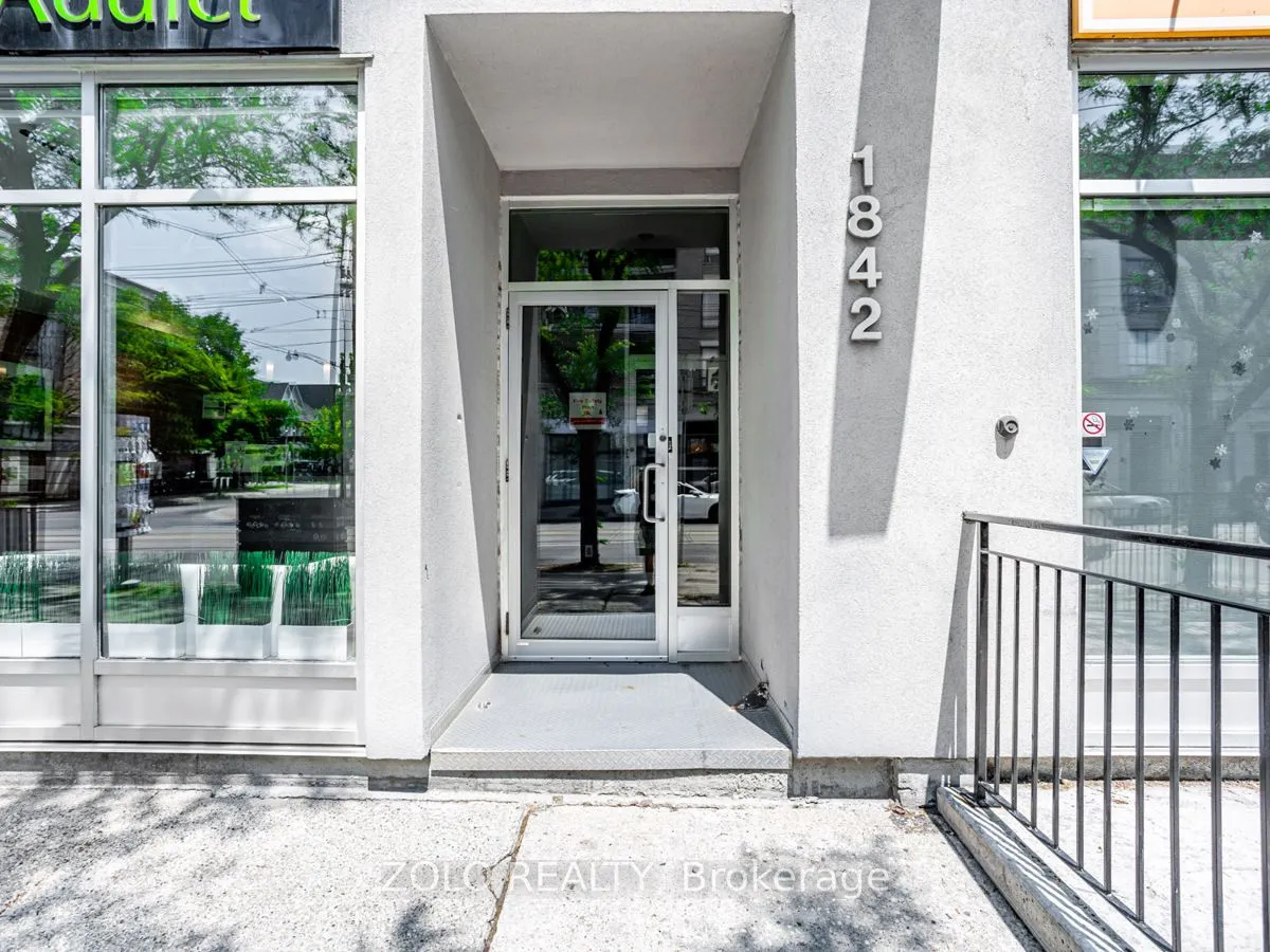 1842 Queen Street E, #304