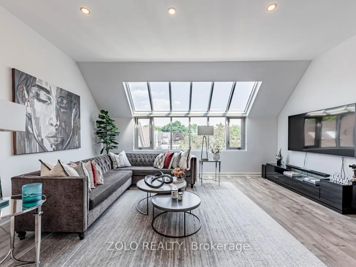 1842 Queen Street E, #304