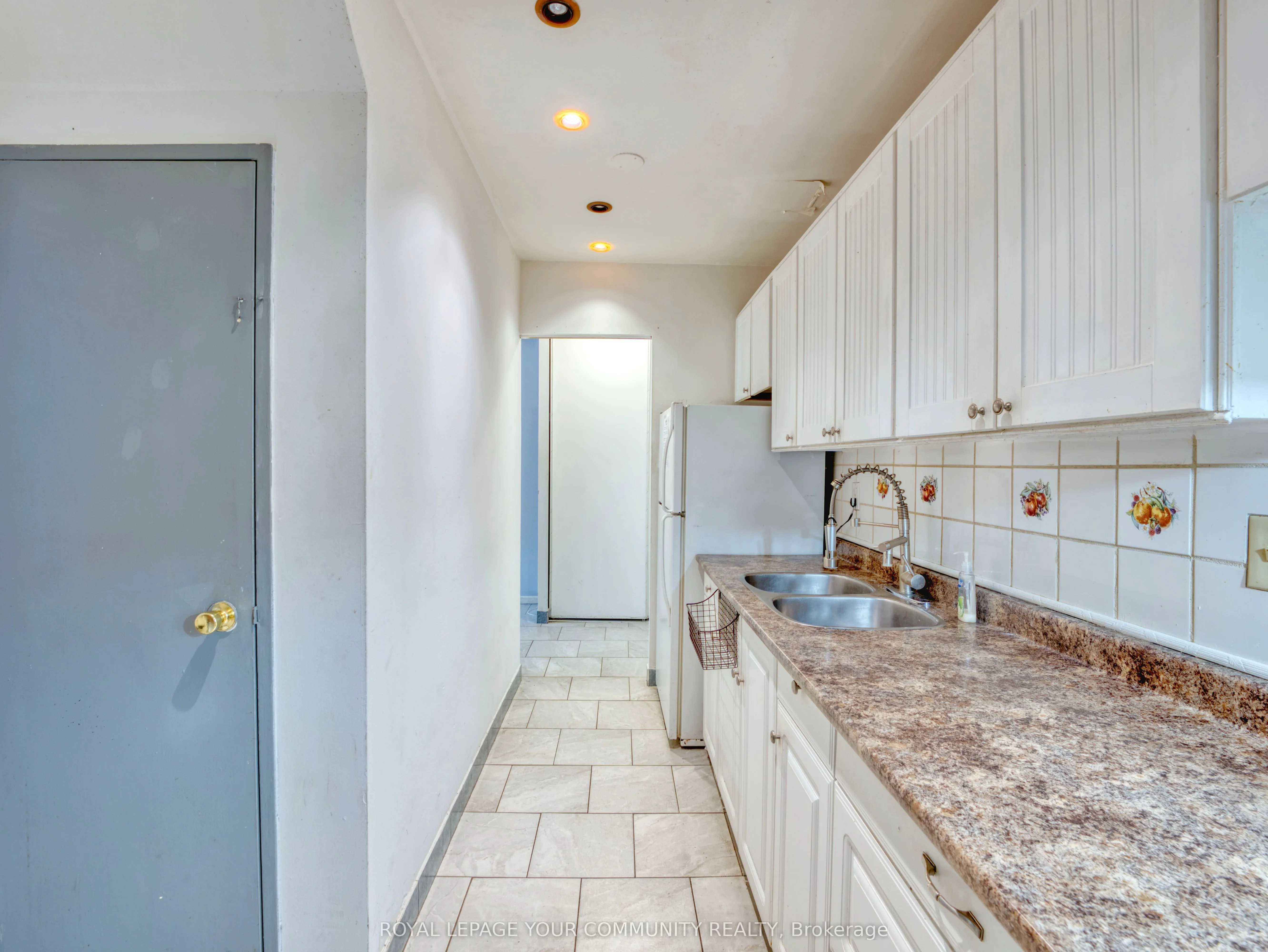 100 Mornelle Court, #1006
