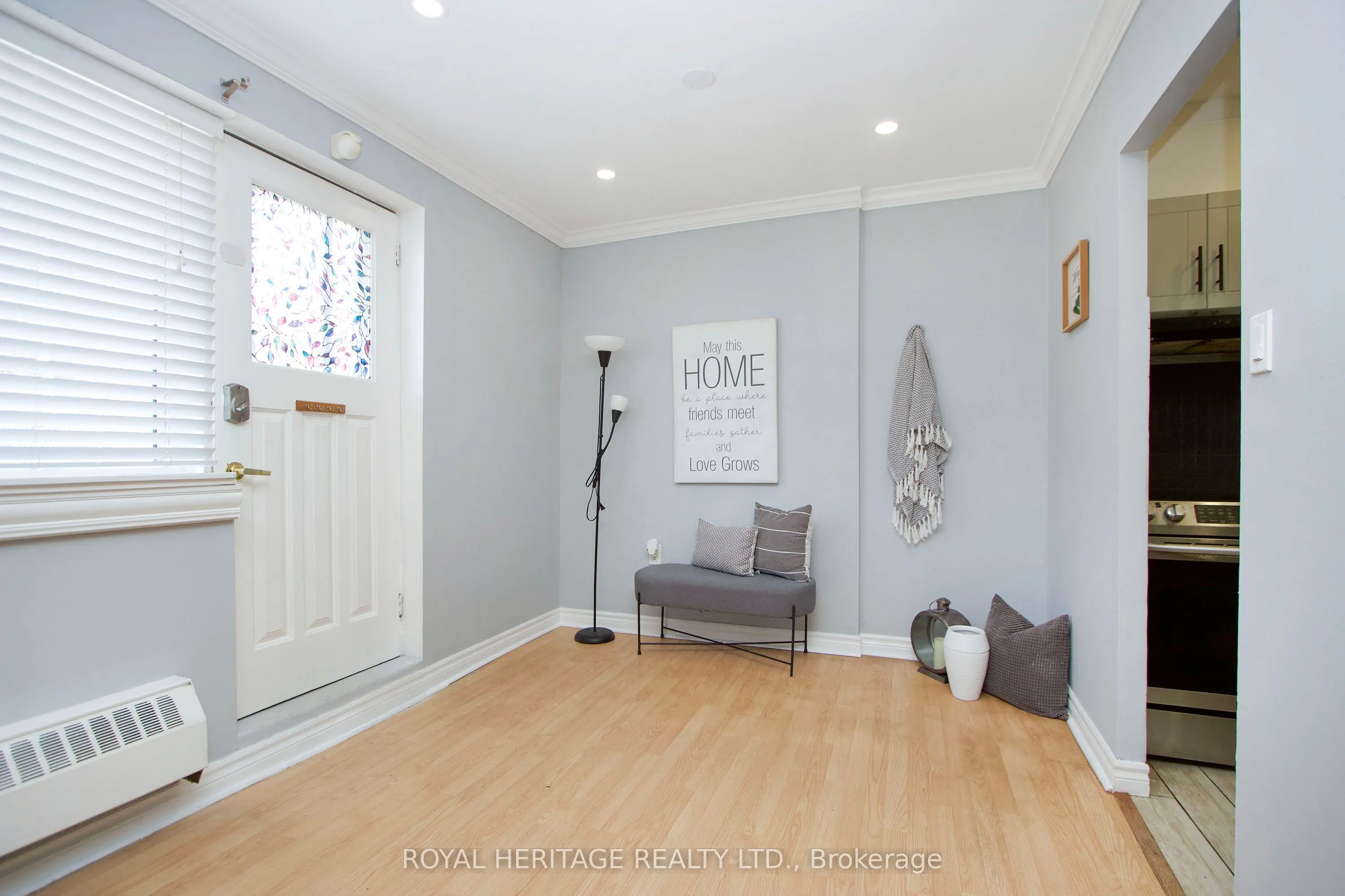 936 Glen Street #101
