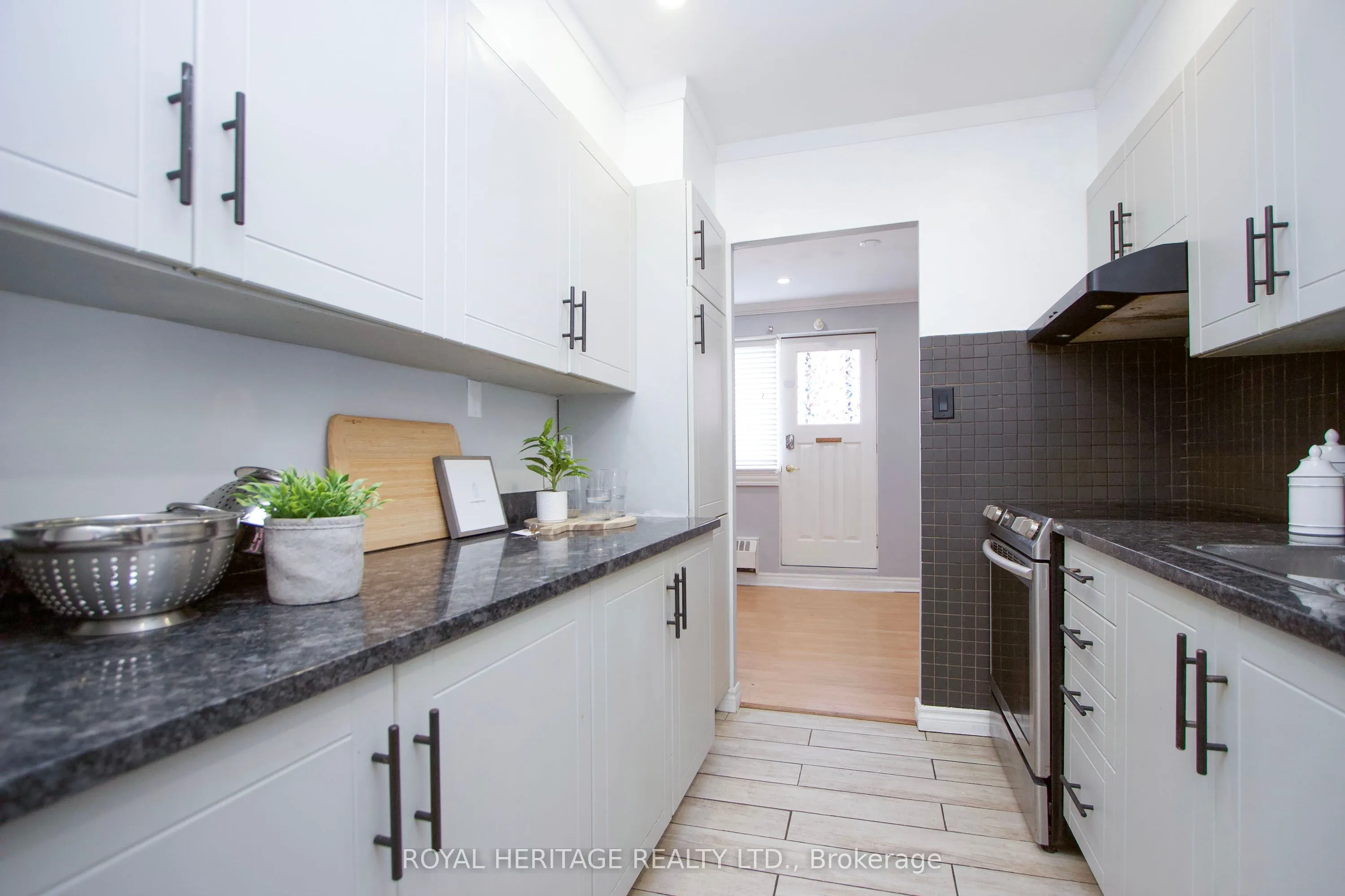 936 Glen Street #101