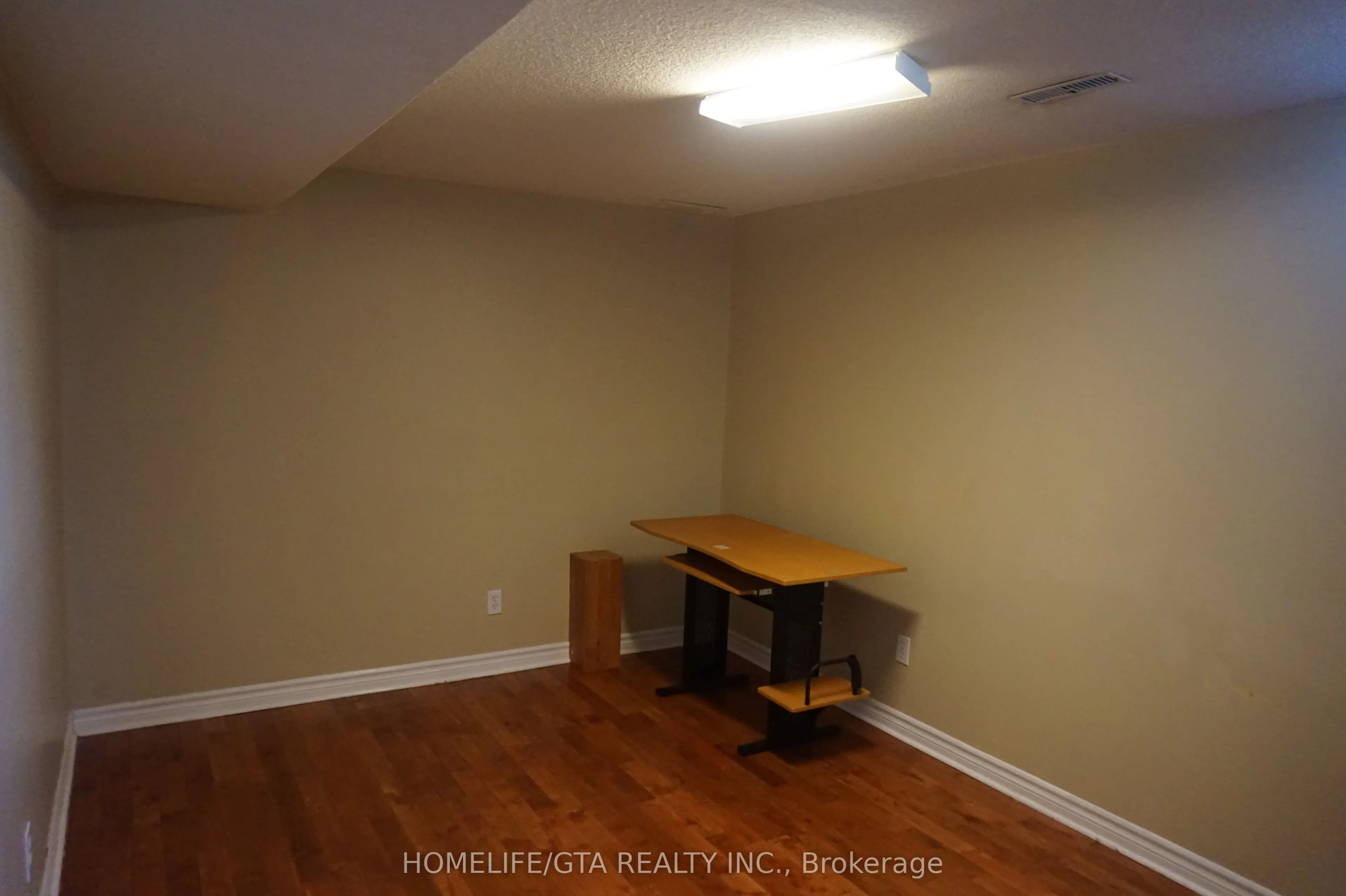 11 Flycatcher Avenue