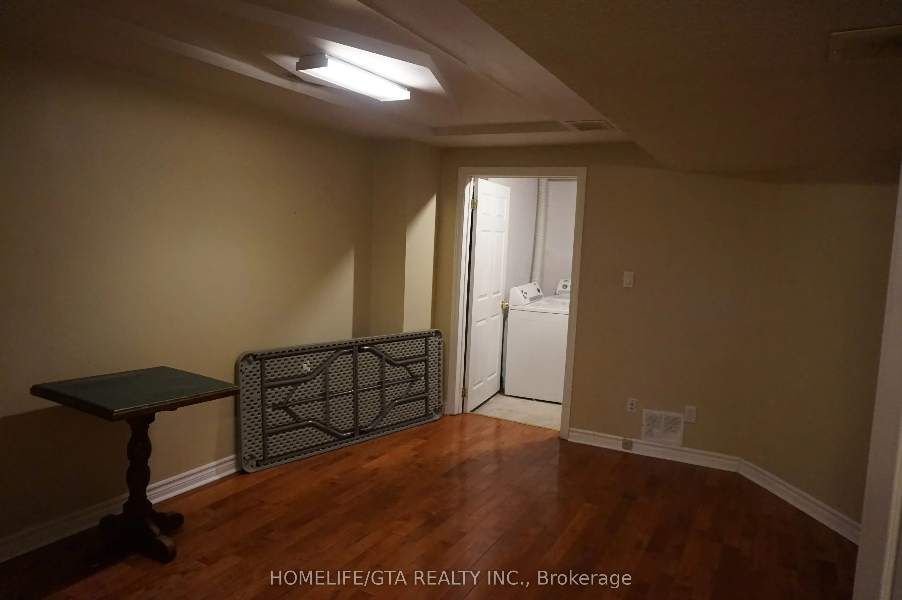 11 Flycatcher Avenue