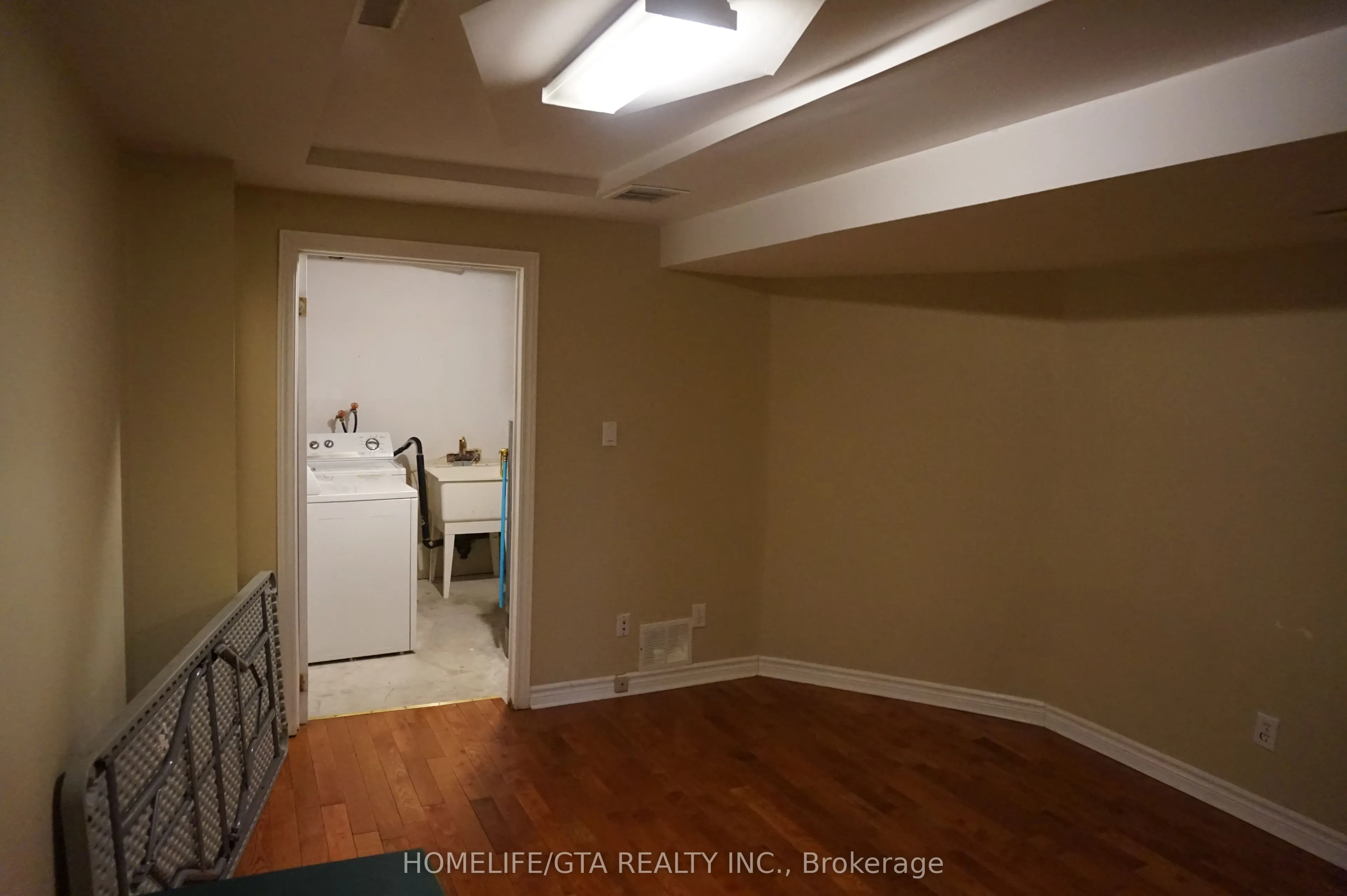 11 Flycatcher Avenue