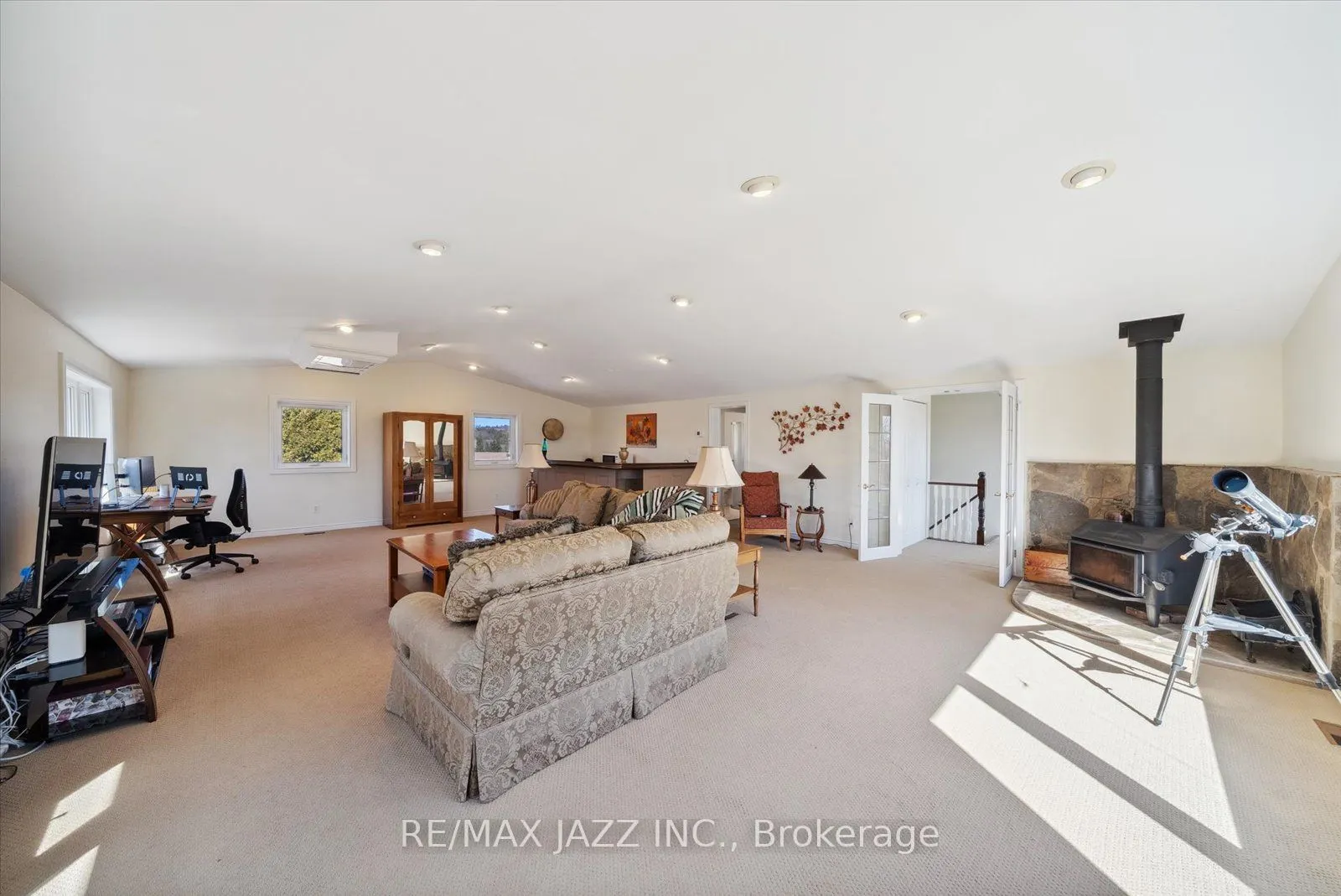 8733 Leskard Road