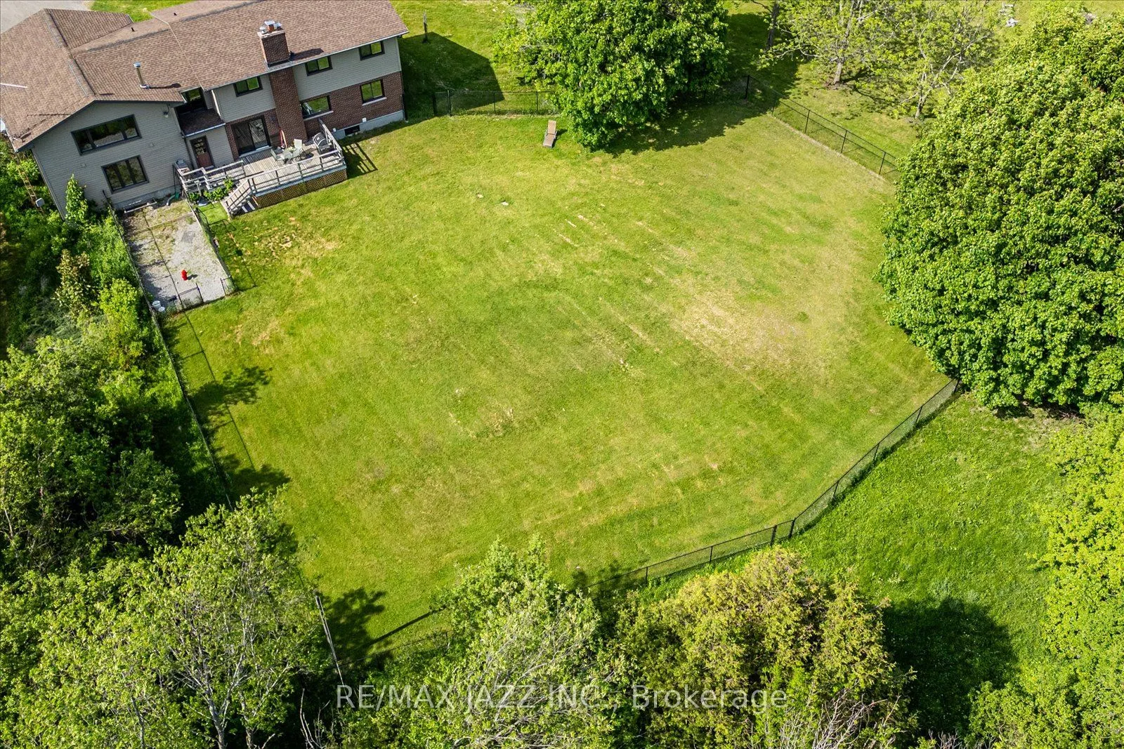 8733 Leskard Road