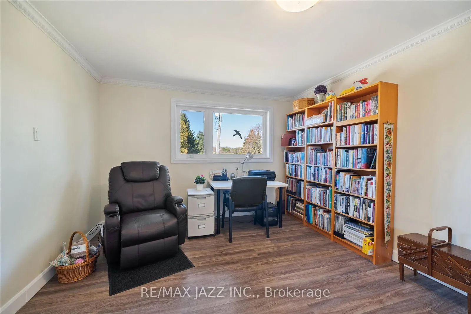 8733 Leskard Road