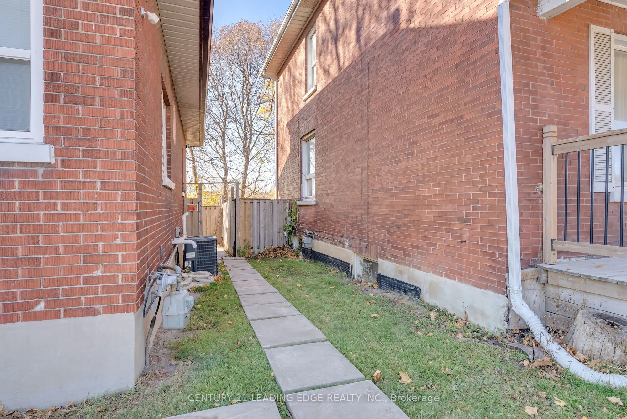 582 Simcoe Street, #Bsmt
