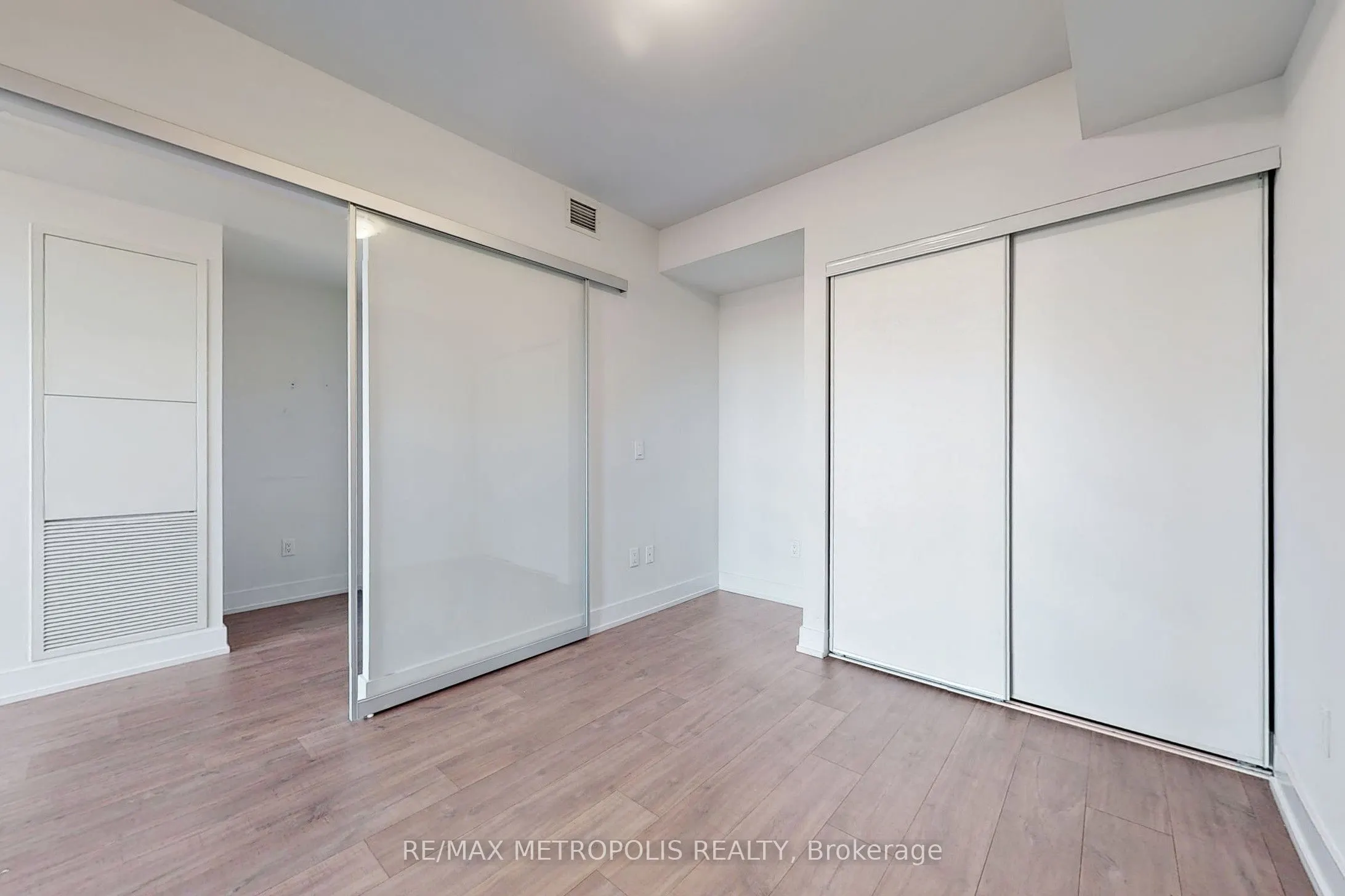 2550 Simcoe Street N, #2101