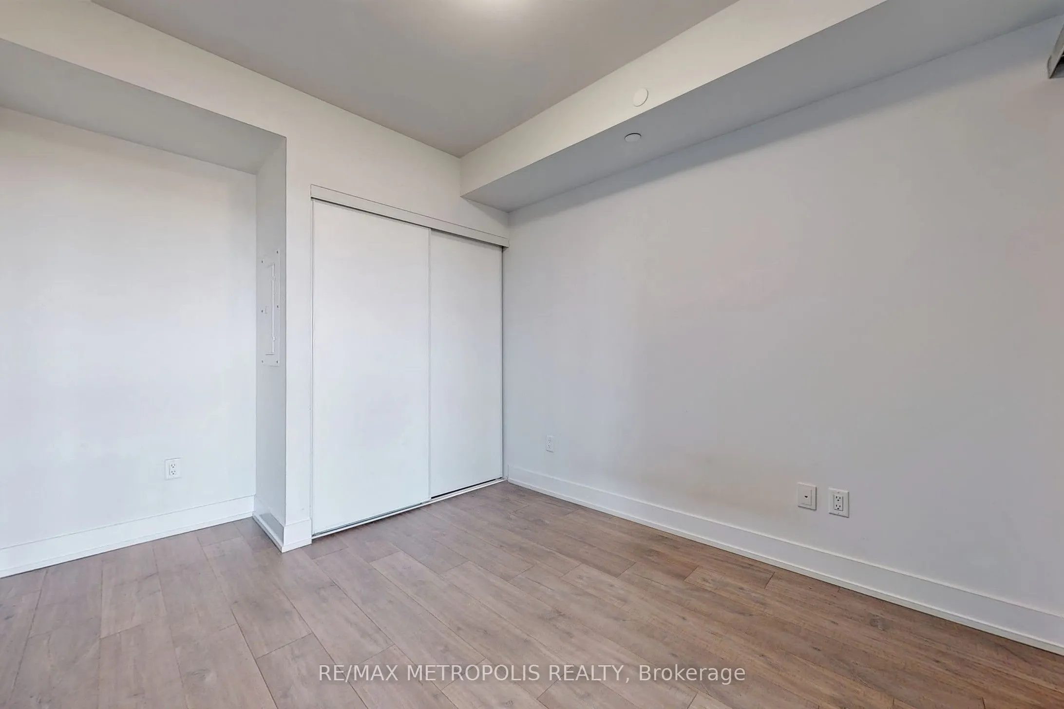 2550 Simcoe Street N, #2101