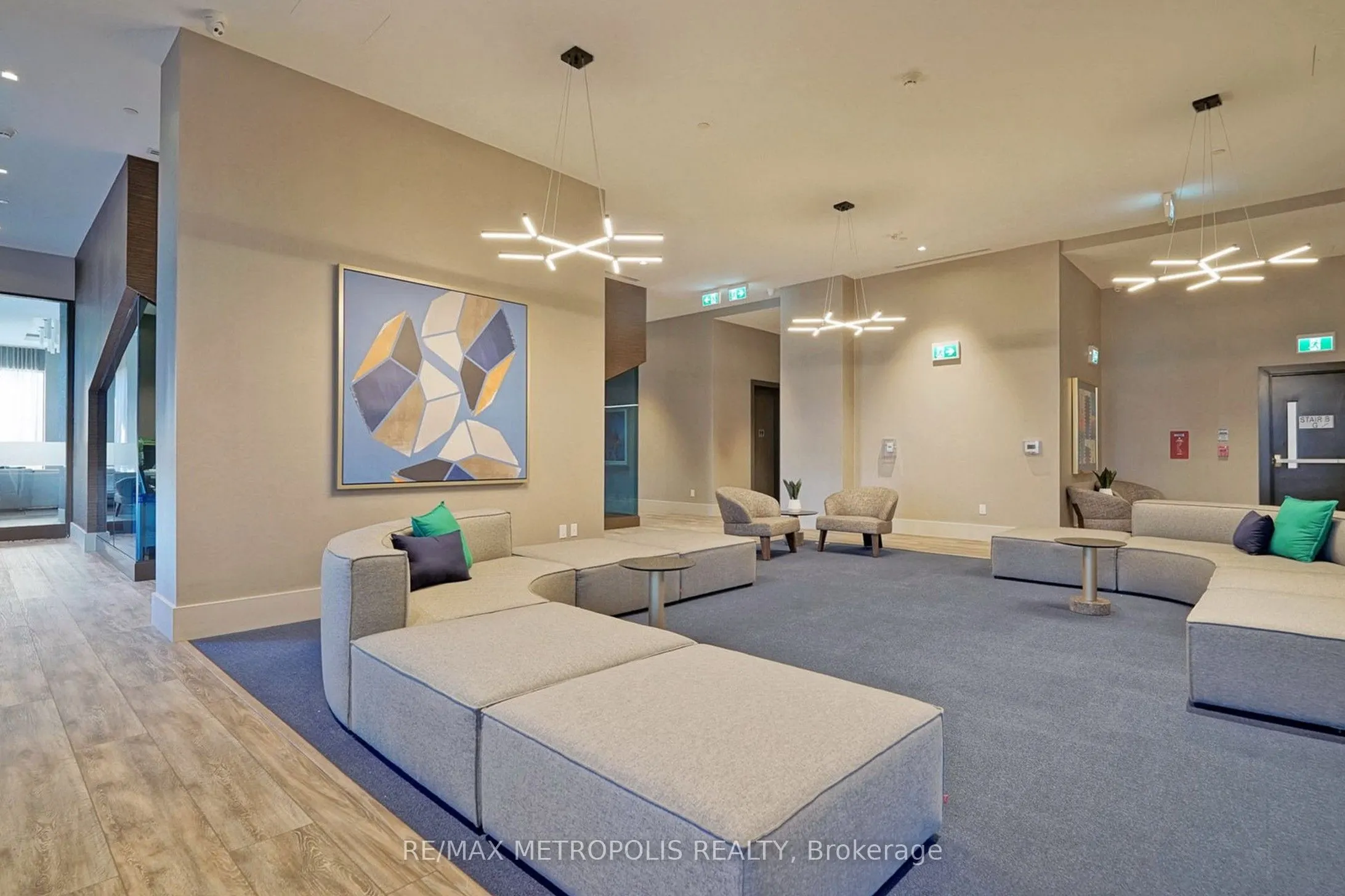 2550 Simcoe Street N, #2101