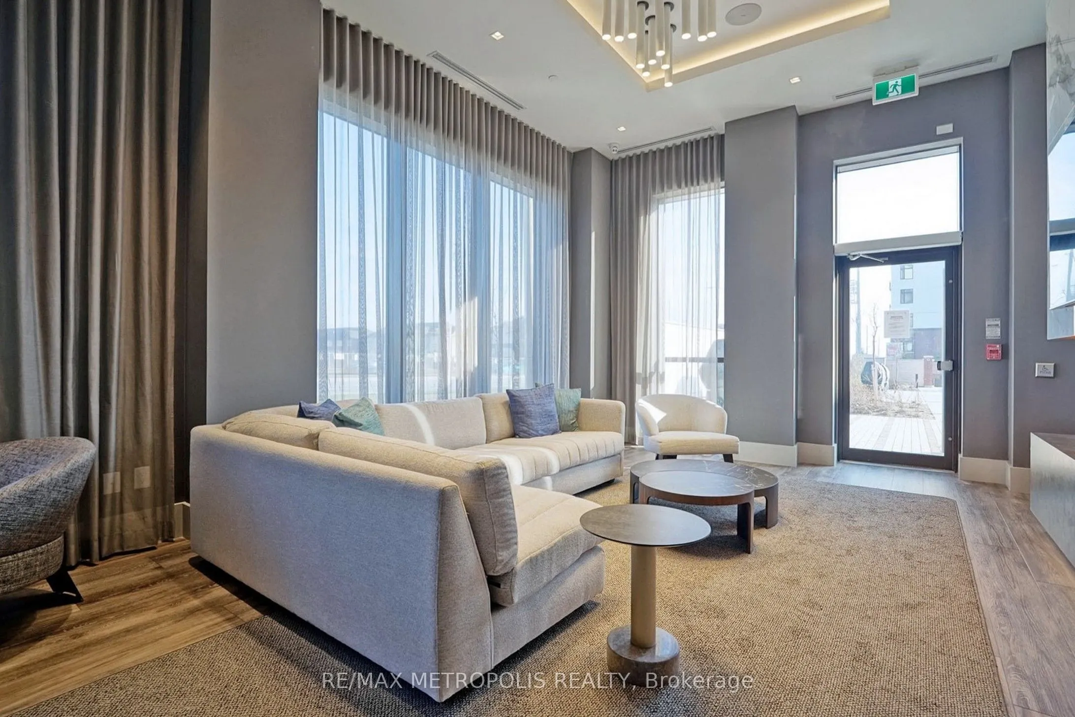 2550 Simcoe Street N, #2101