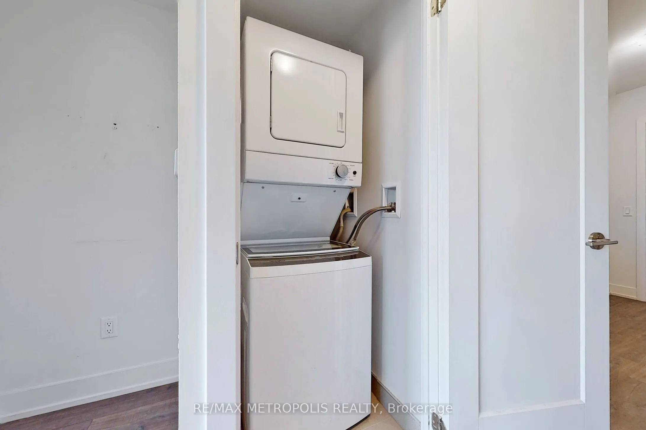 2550 Simcoe Street N, #2101