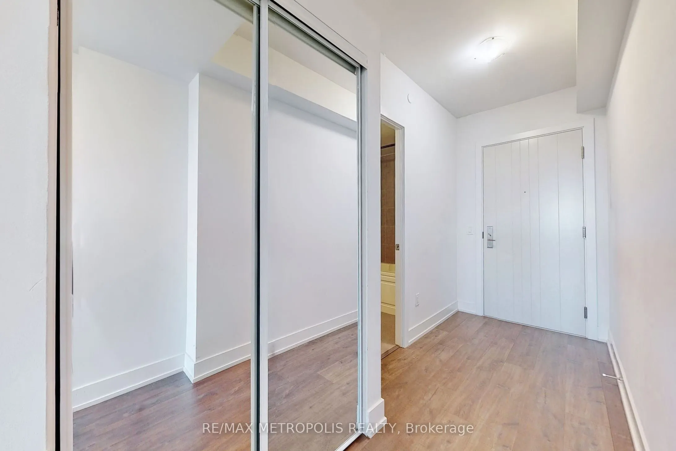 2550 Simcoe Street N, #2101