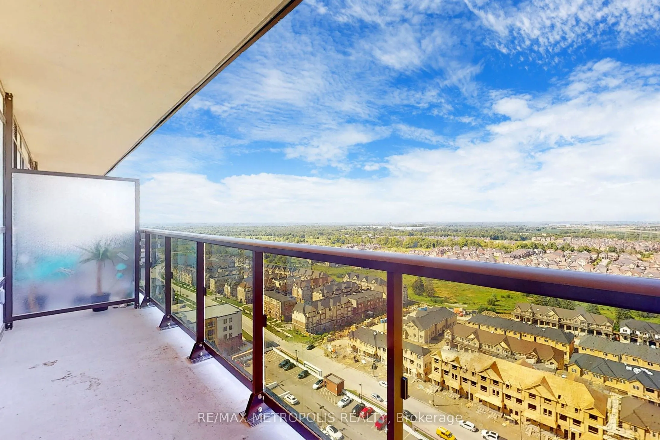 2550 Simcoe Street N, #2101