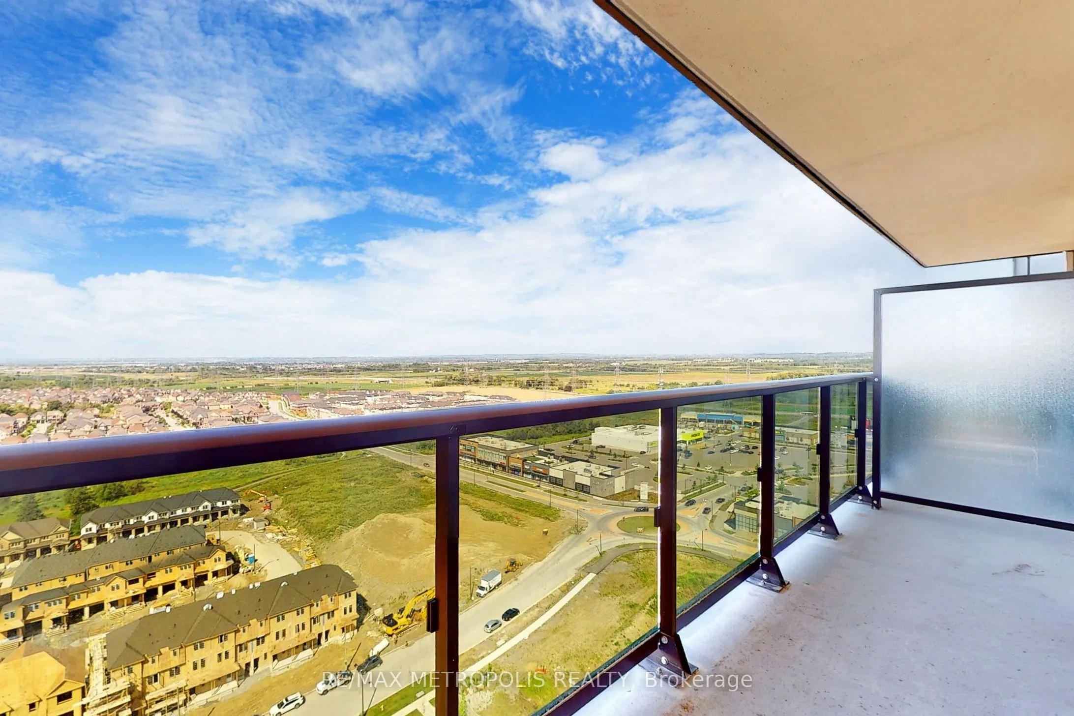 2550 Simcoe Street N, #2101