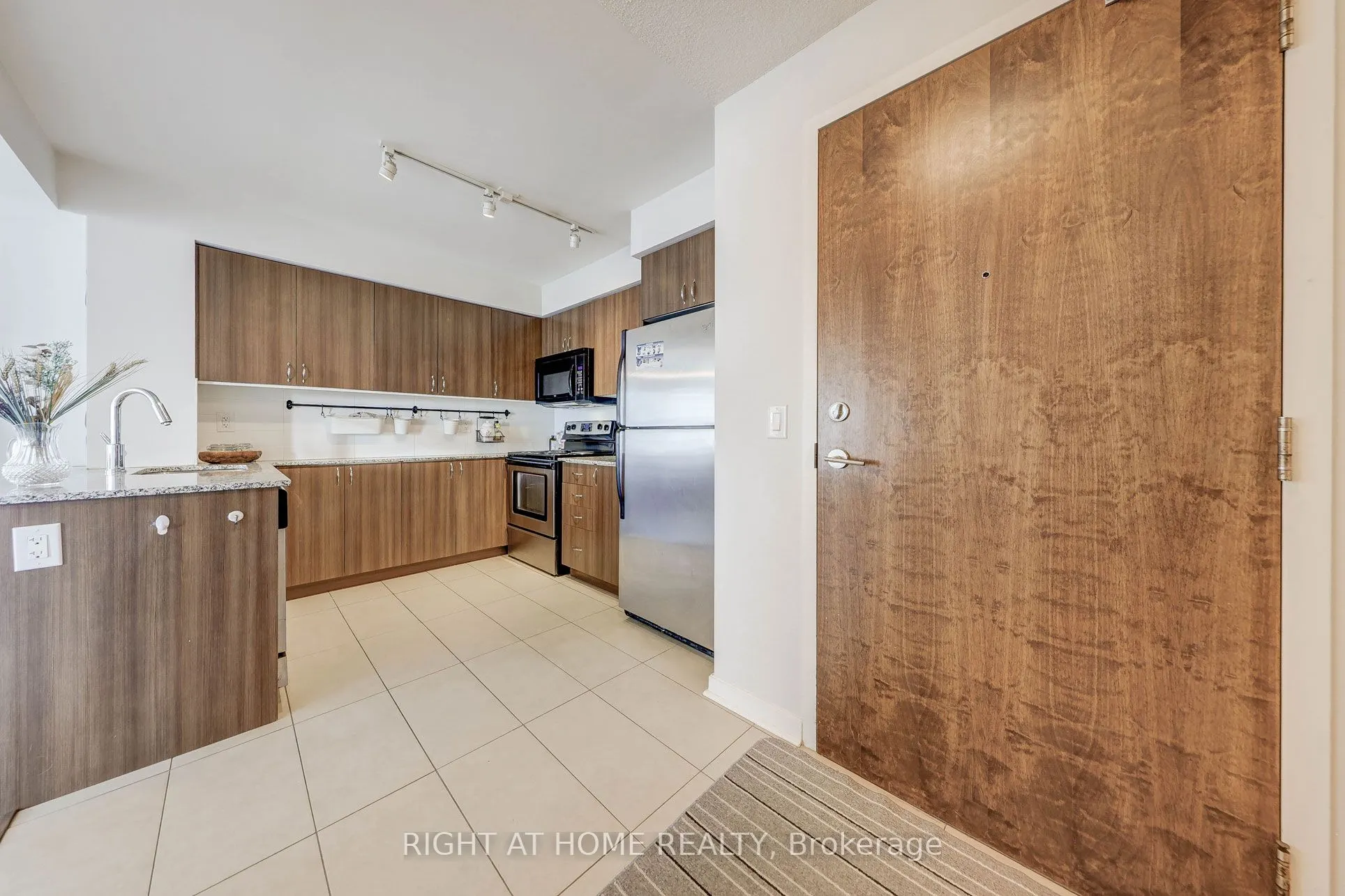 1235 Bayly Street, #702