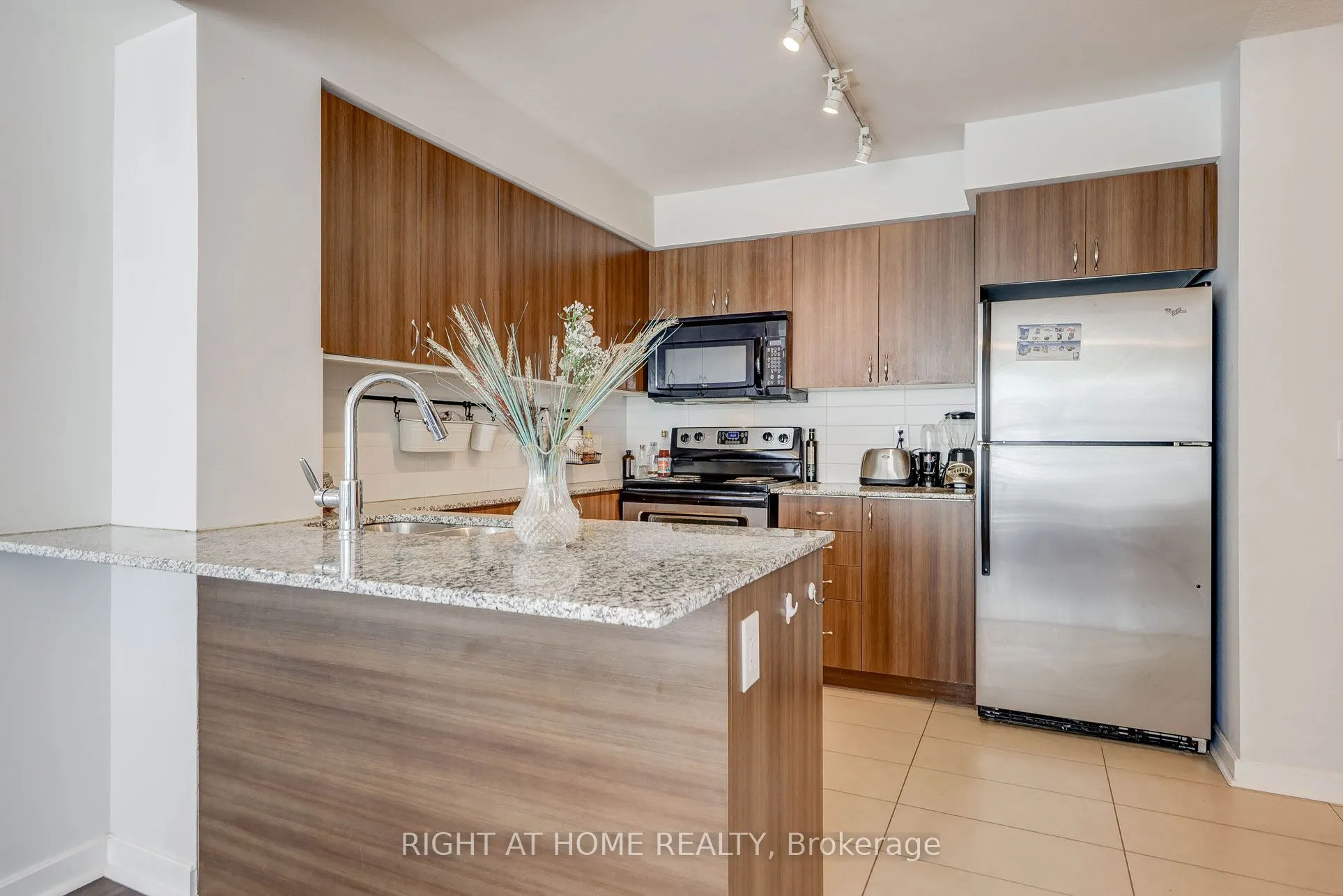 1235 Bayly Street, #702