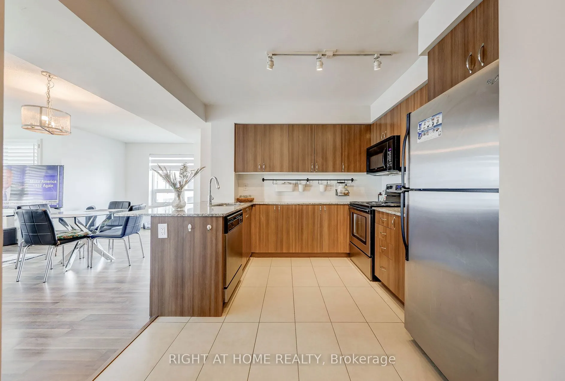 1235 Bayly Street, #702