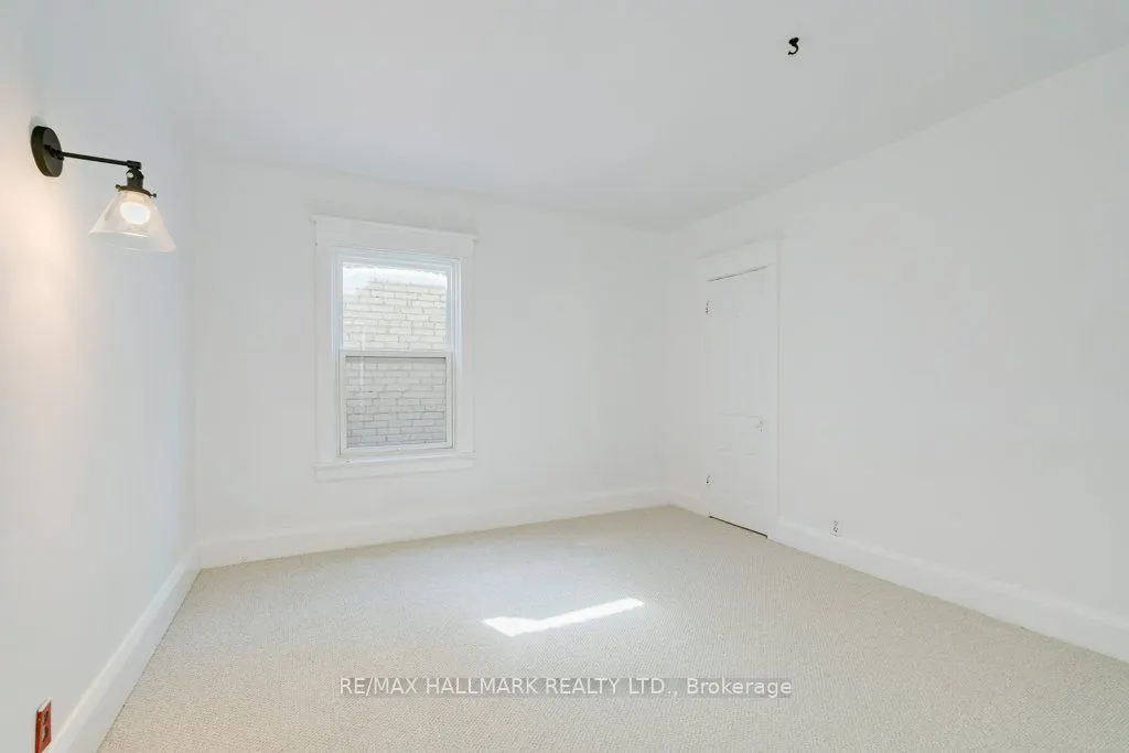 935 Kingston Road