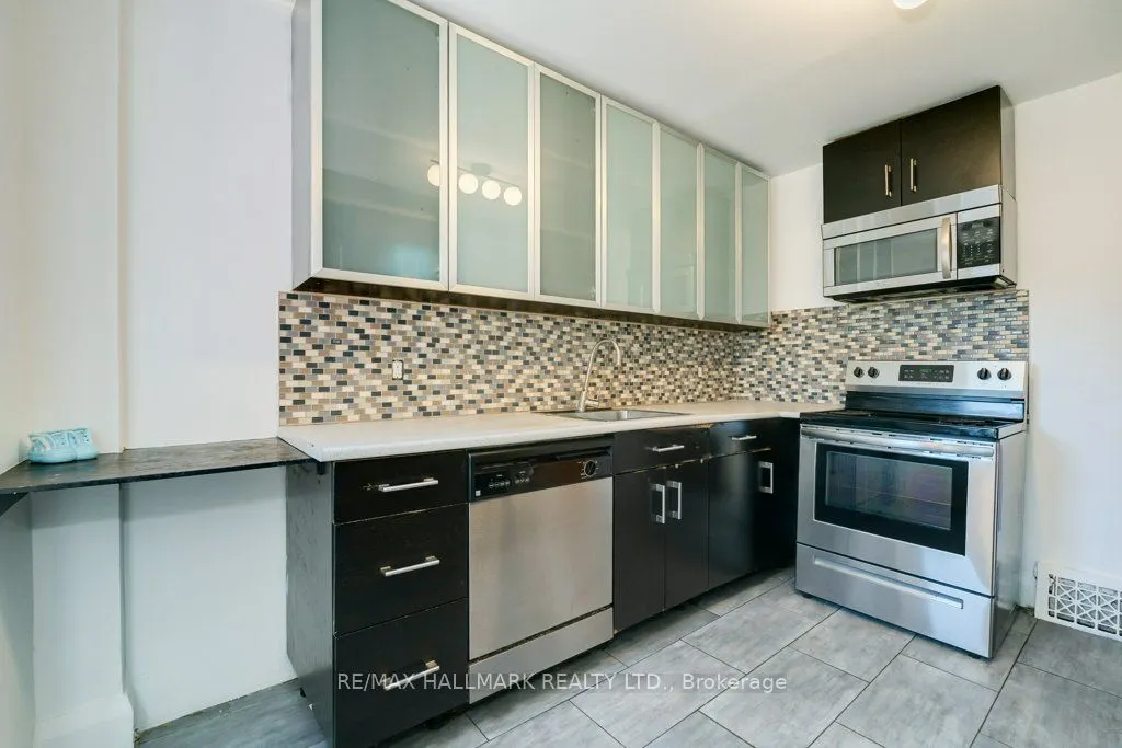 935 Kingston Road
