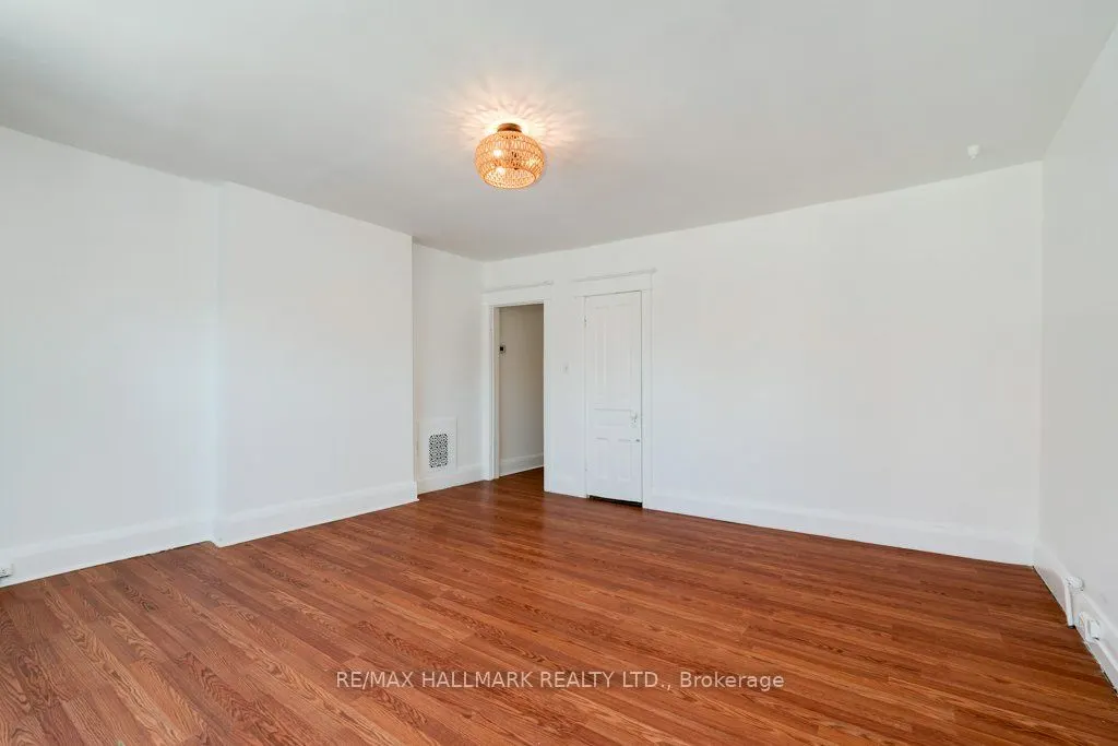 935 Kingston Road