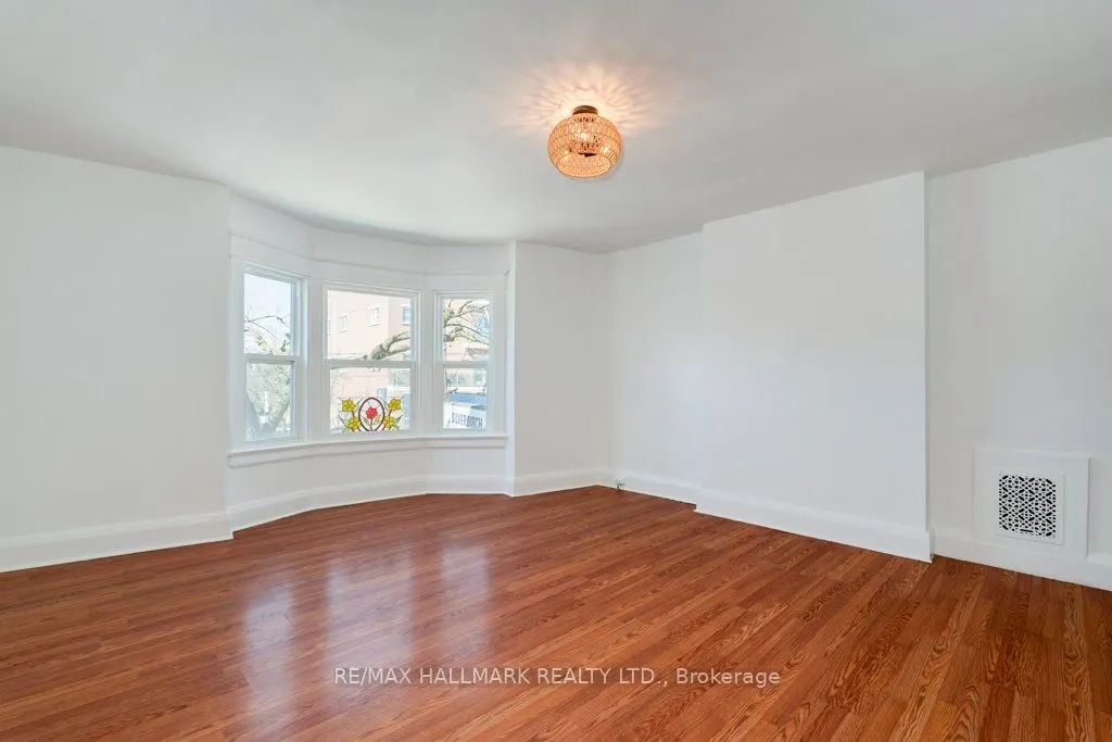 935 Kingston Road